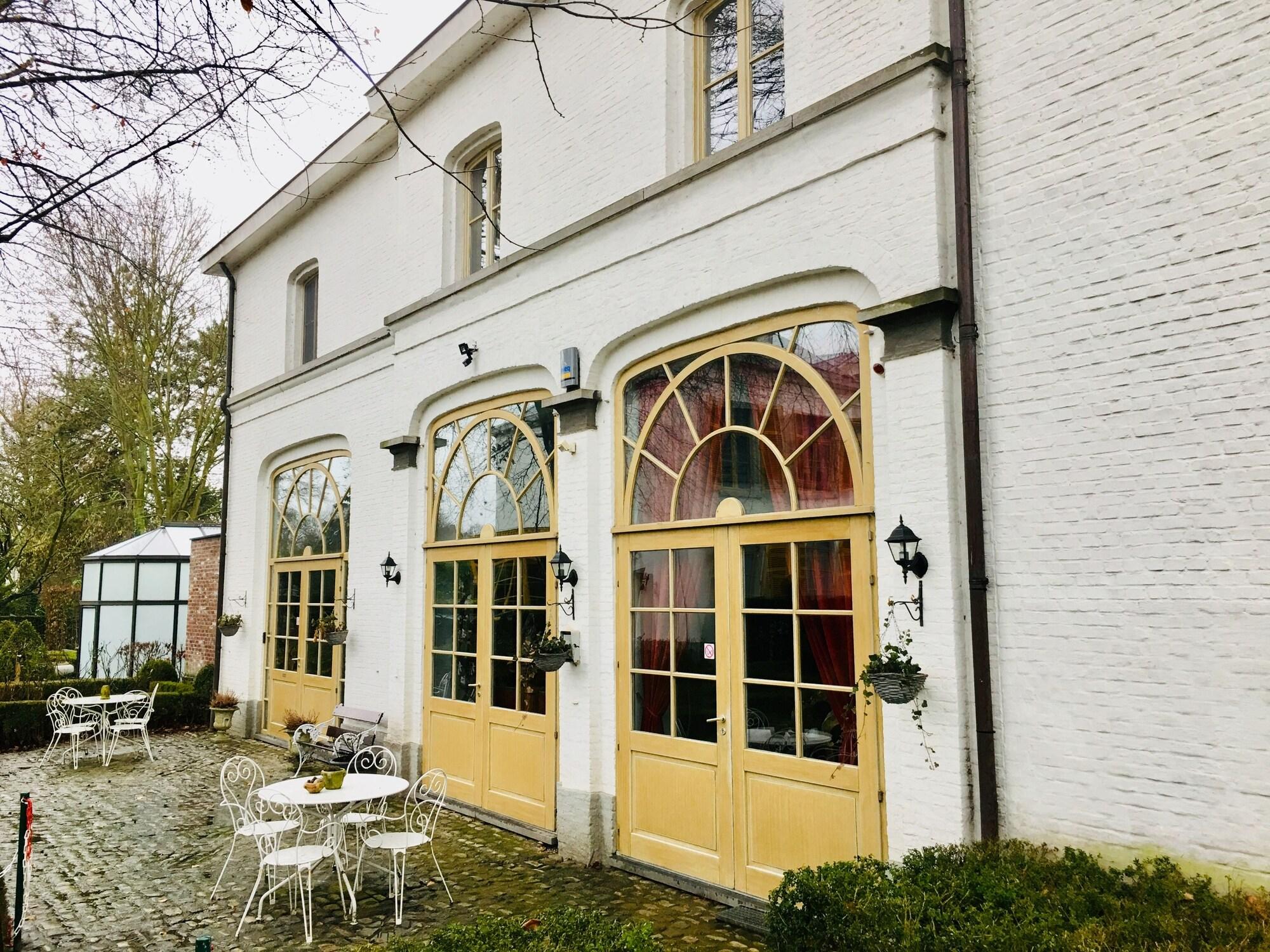 Varios Koetshuis Bosdam B&B