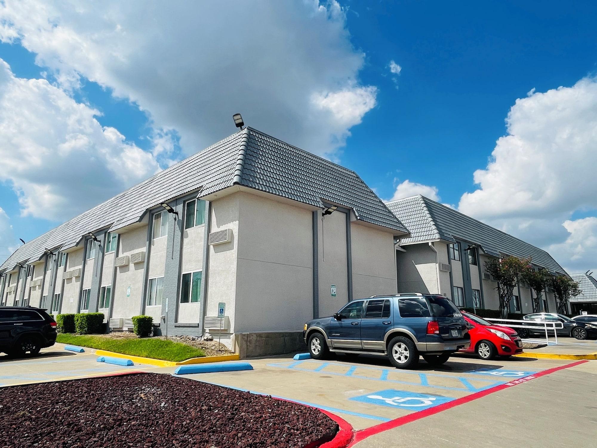 Vista Exterior Motel 6 Duncanville, TX - Dallas