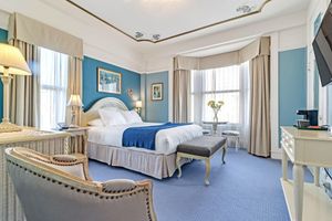 Alojamiento - Cornell Hotel de France