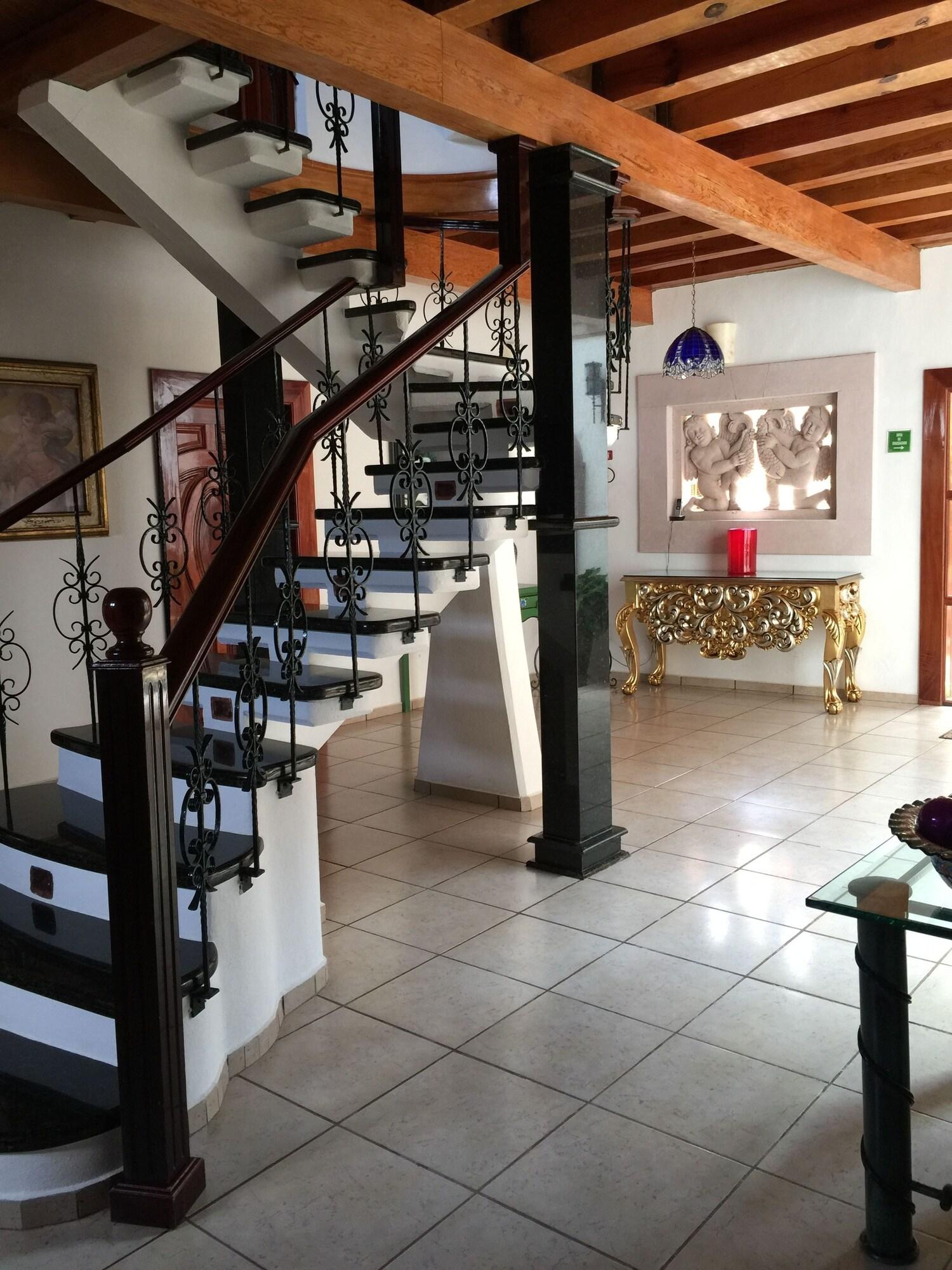 Varios Hotel Mansion Real