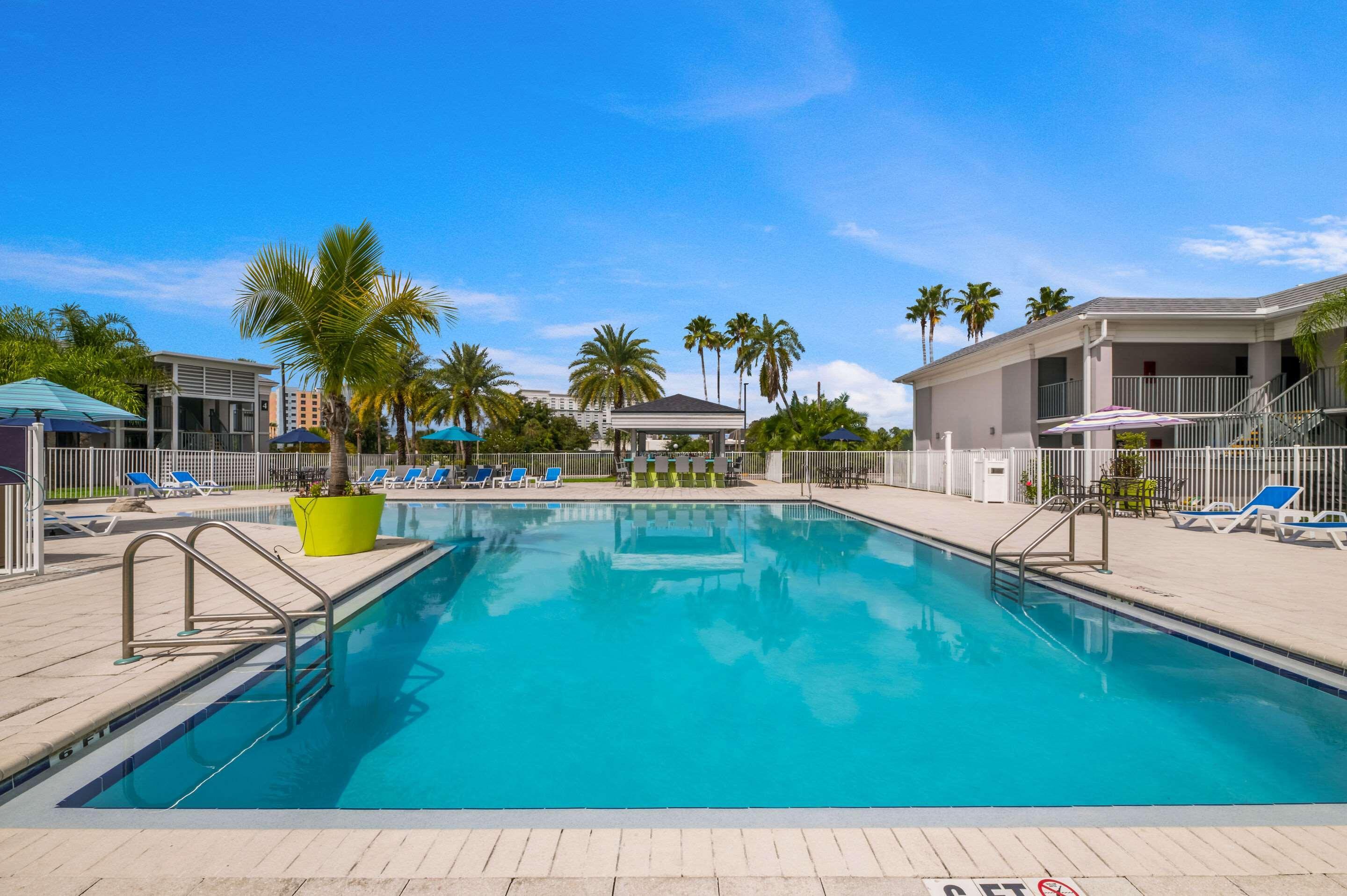 Vista Piscina Clarion Inn & Suites Across From Universal Orlando Resort