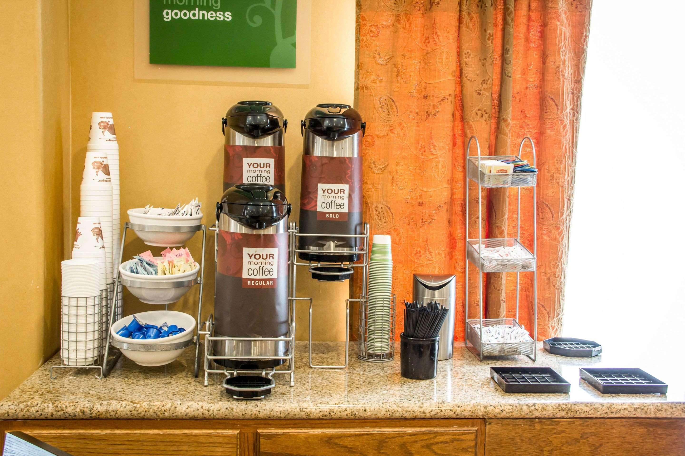 Restaurant Comfort Suites San Antonio Near Seaworld