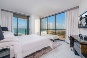 Alquiler Vacacional - Collins Avenue Condo #105033 2 Bedrooms 2.5 Bathrooms Condo by Redawni