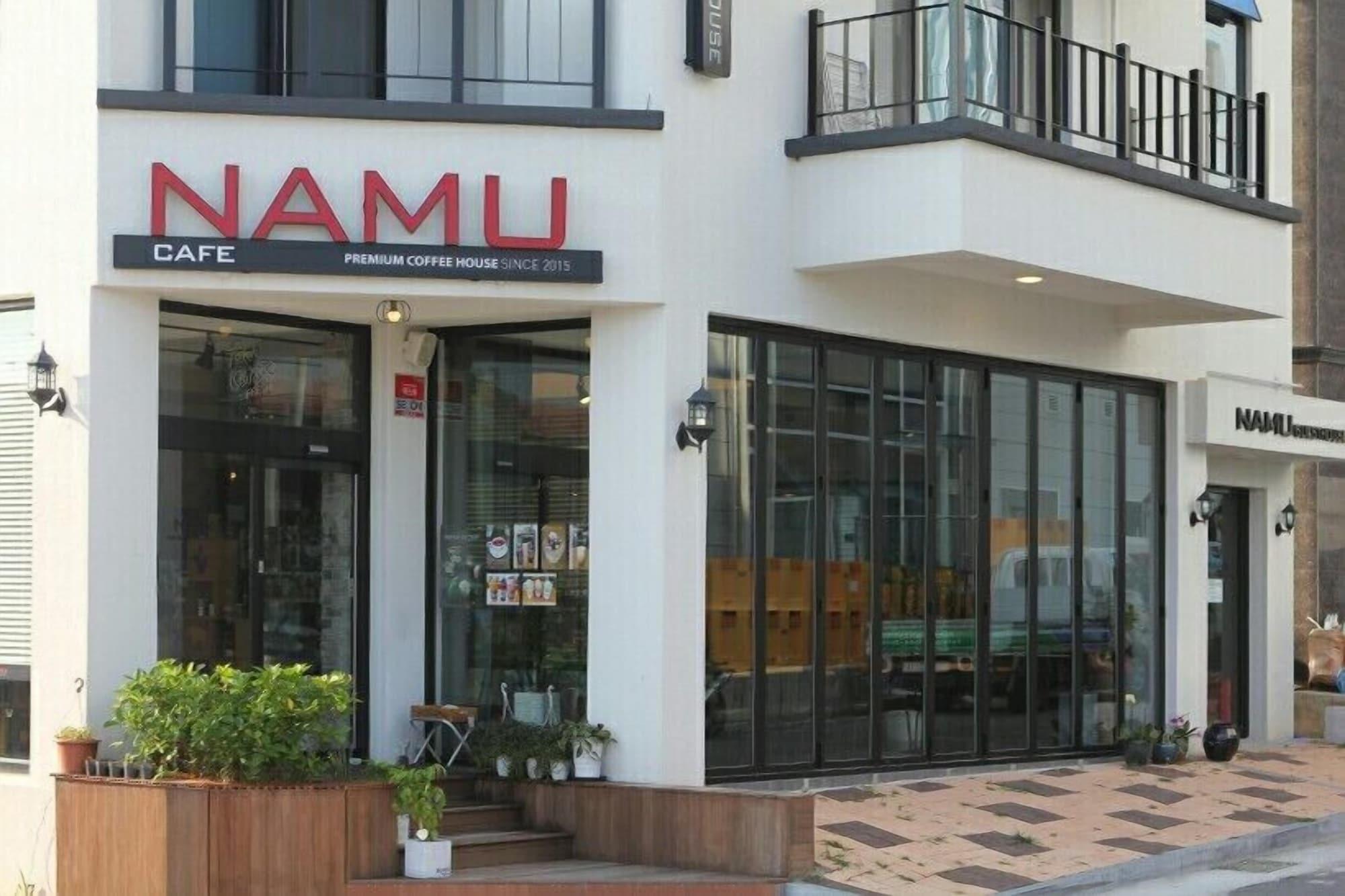 Vista Exterior Namu Guesthouse & Pension - Hostel