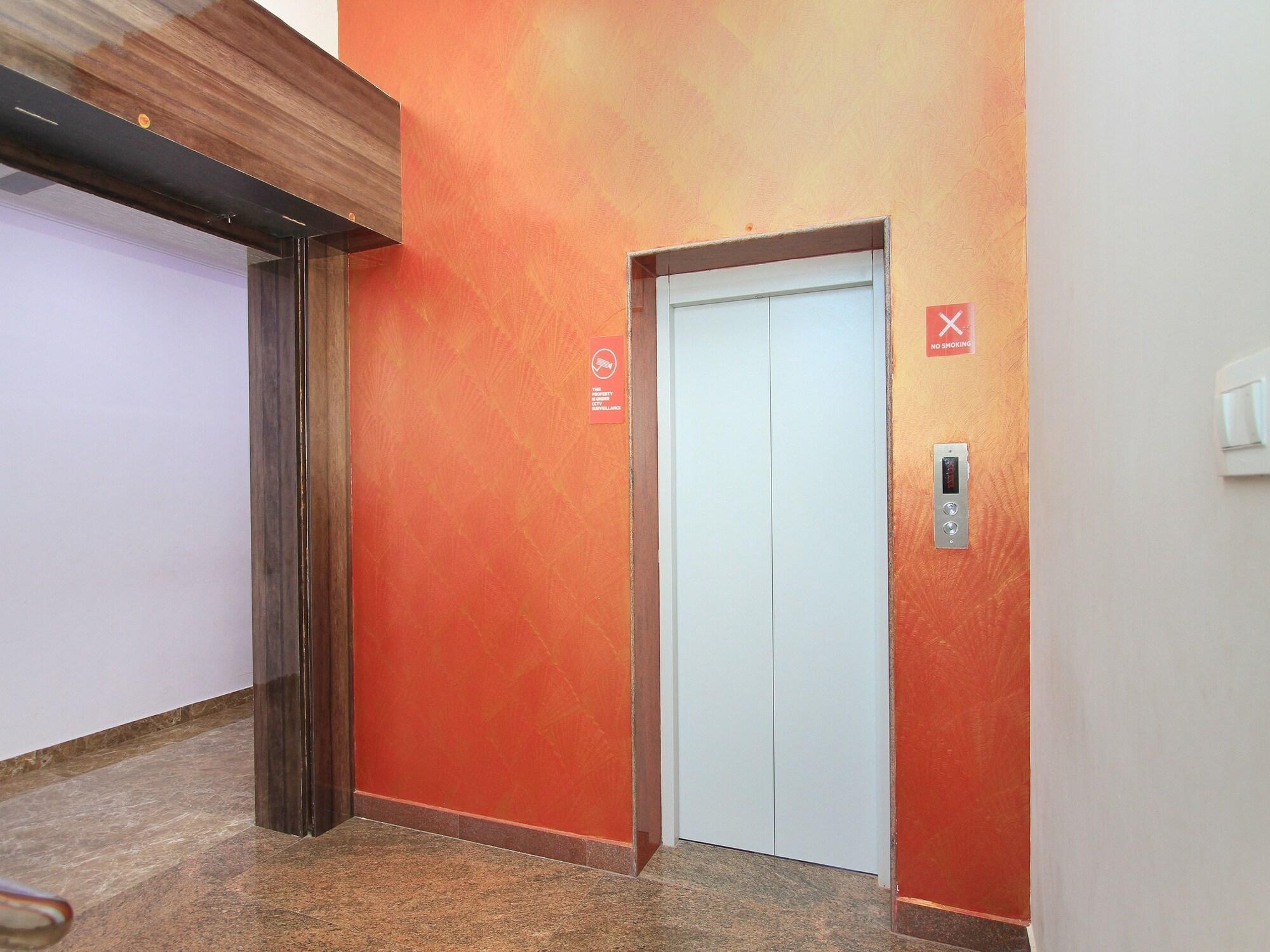 Instalaciones Recreativas OYO 8446 Bouvana Residency