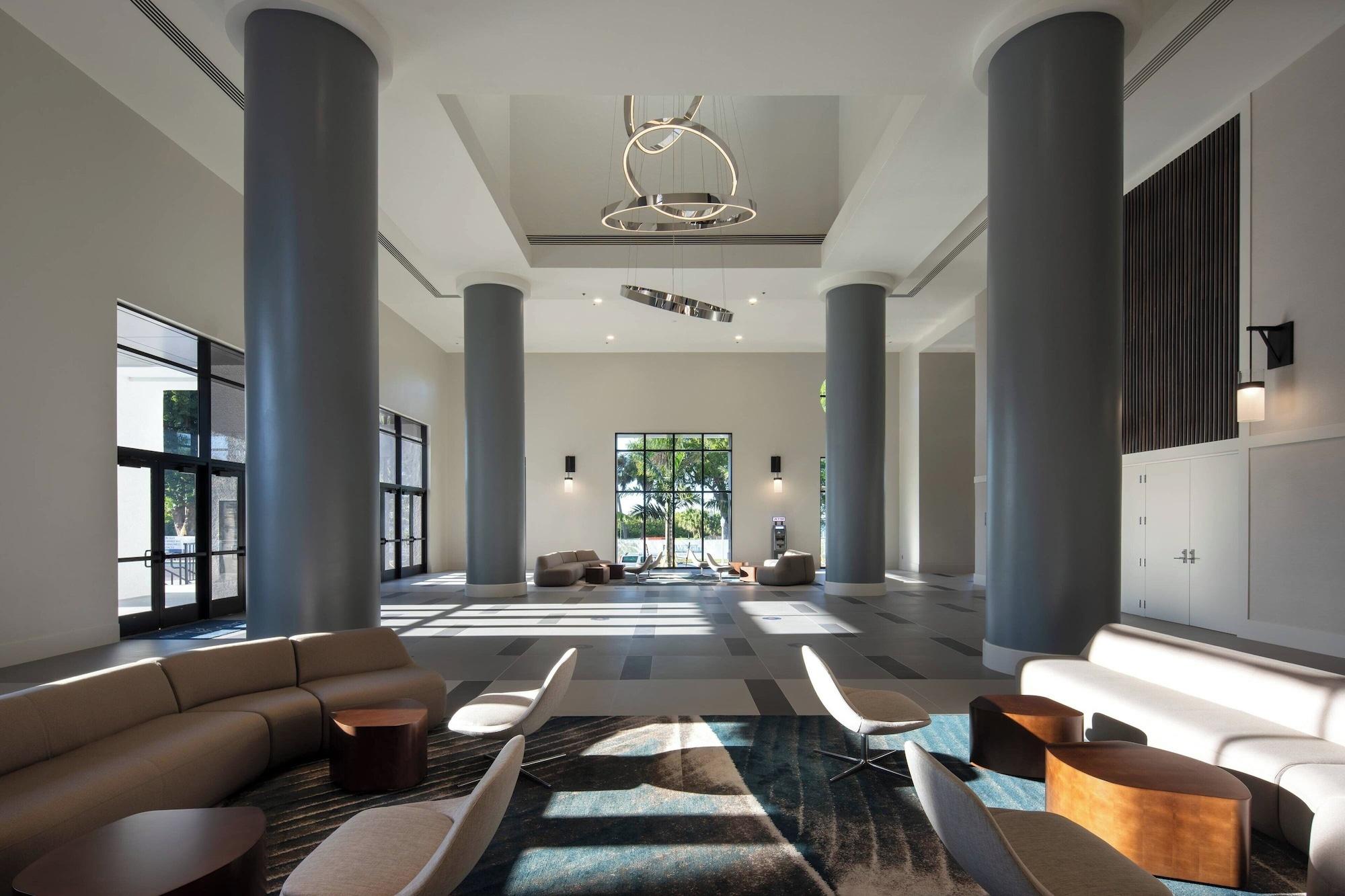 Vista Lobby Luminary Hotel & Co., Autograph Collection
