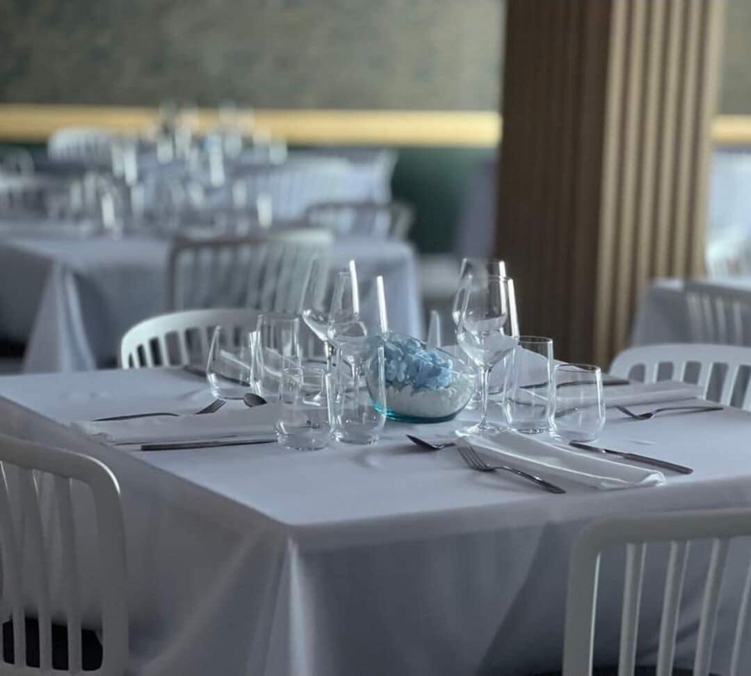 Restaurant 12 Oceans Hotel and Conference Centre