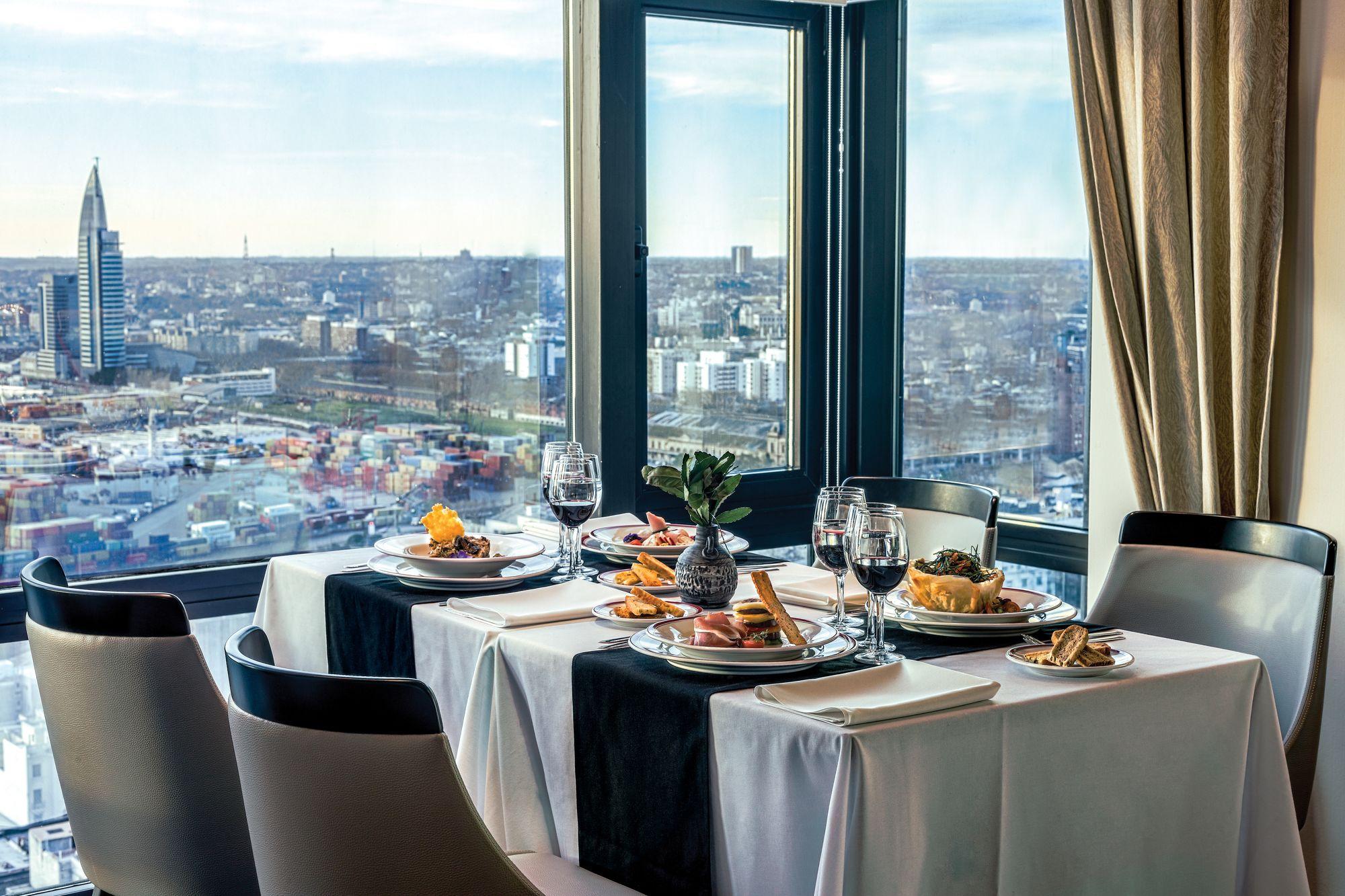 Restaurant Radisson Montevideo Victoria Plaza