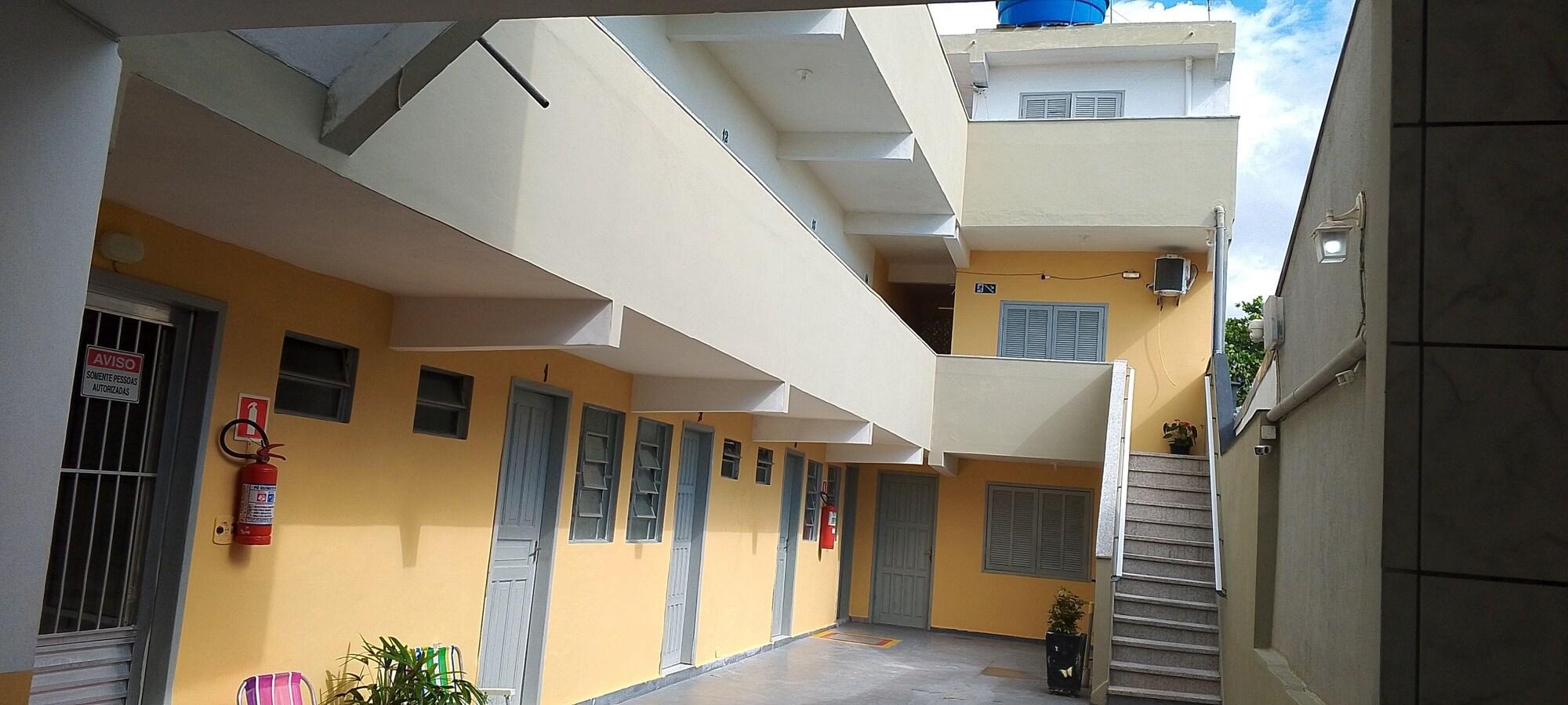 Vista Exterior Pousada Girassol