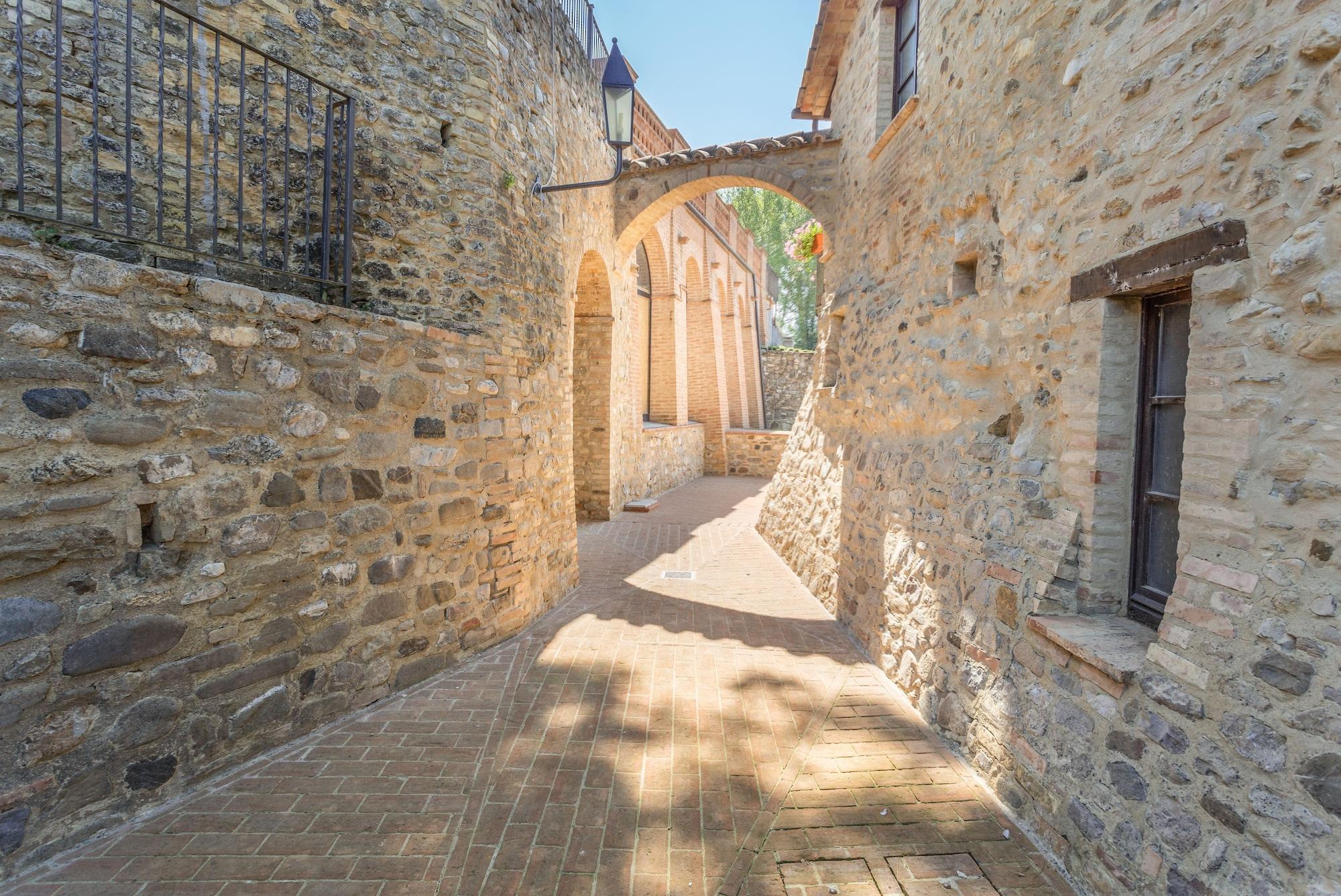 Vista Exterior Borgo Pulciano Agriturismo