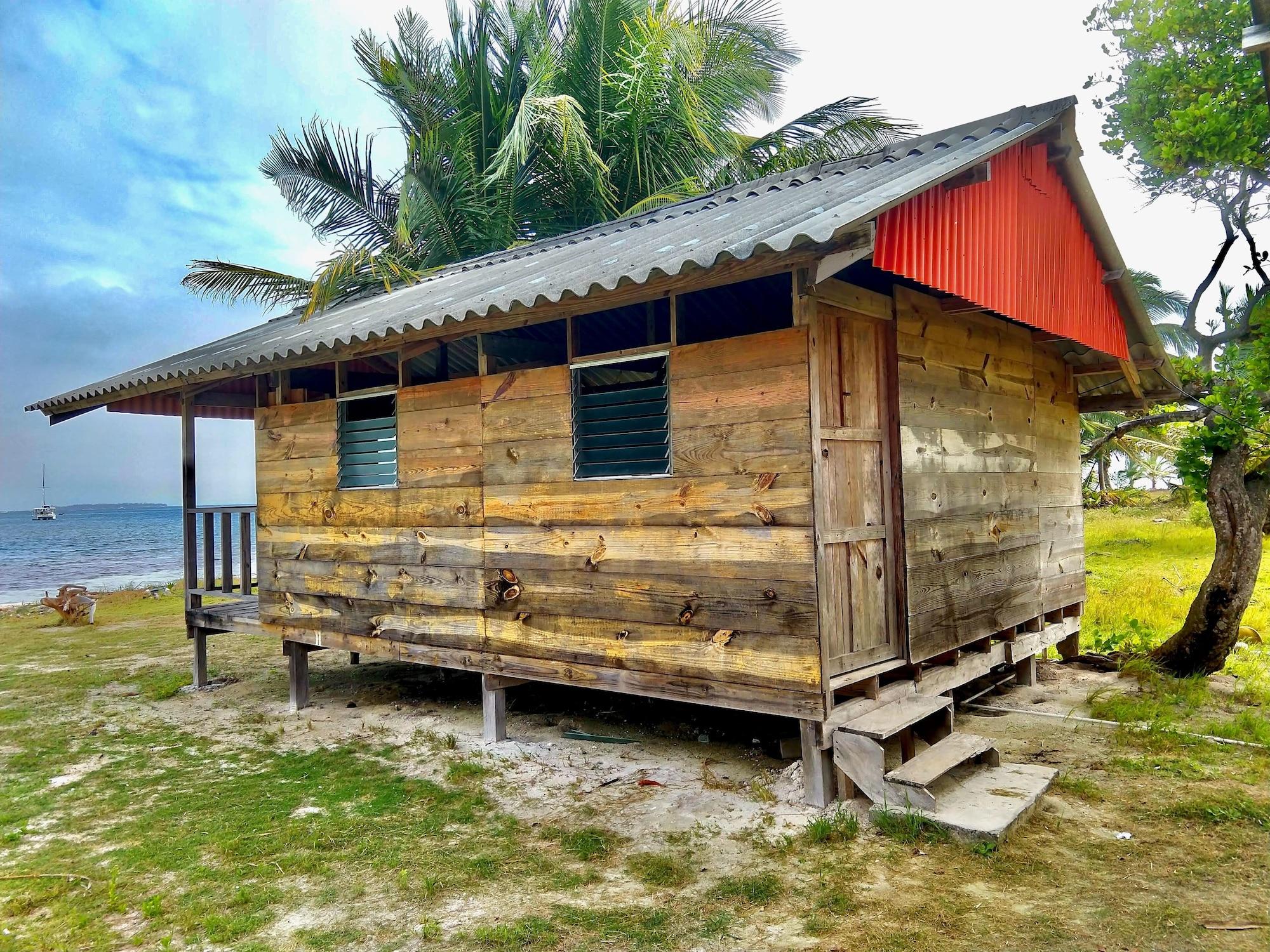 Vista Exterior Private wood Cabins on San Blas island - private bathroom