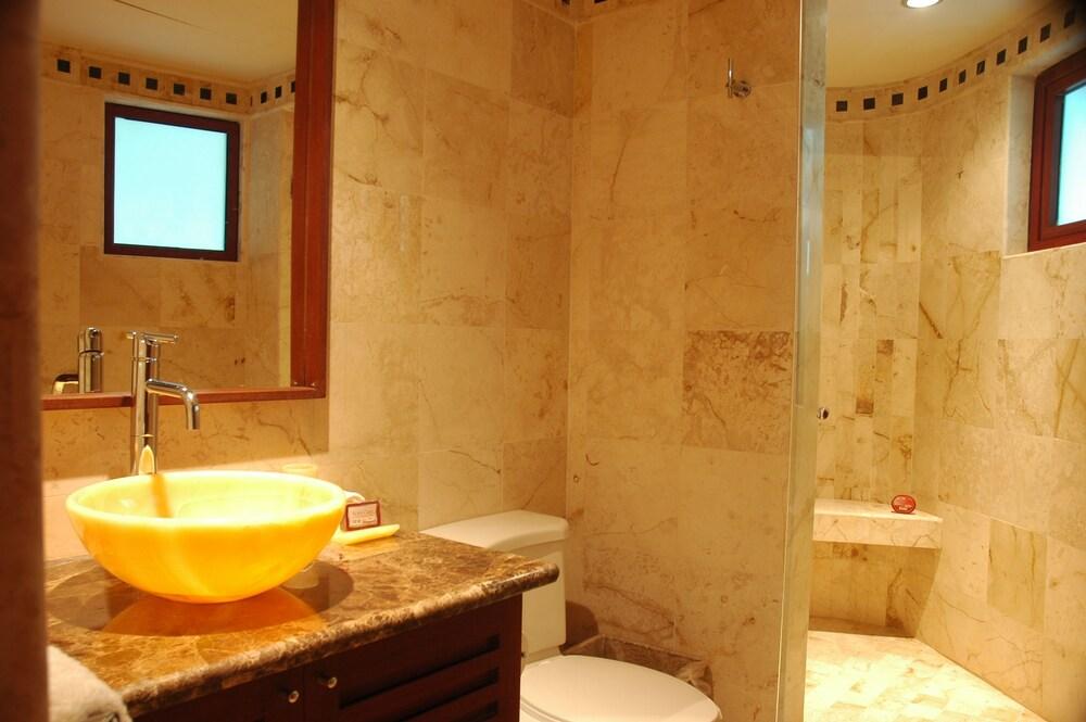 Hotel Maya Villa Condo Hotel