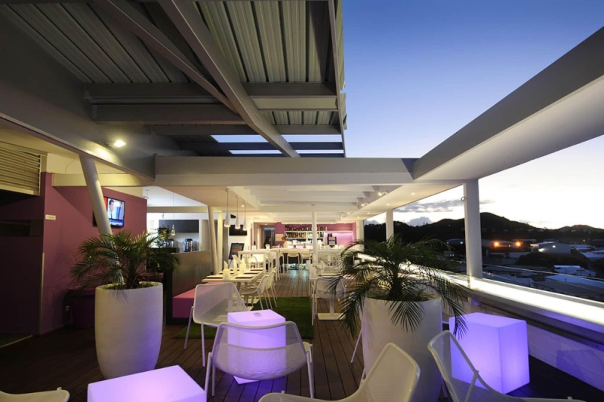 Bar/Salón L'Hôtel du Centre