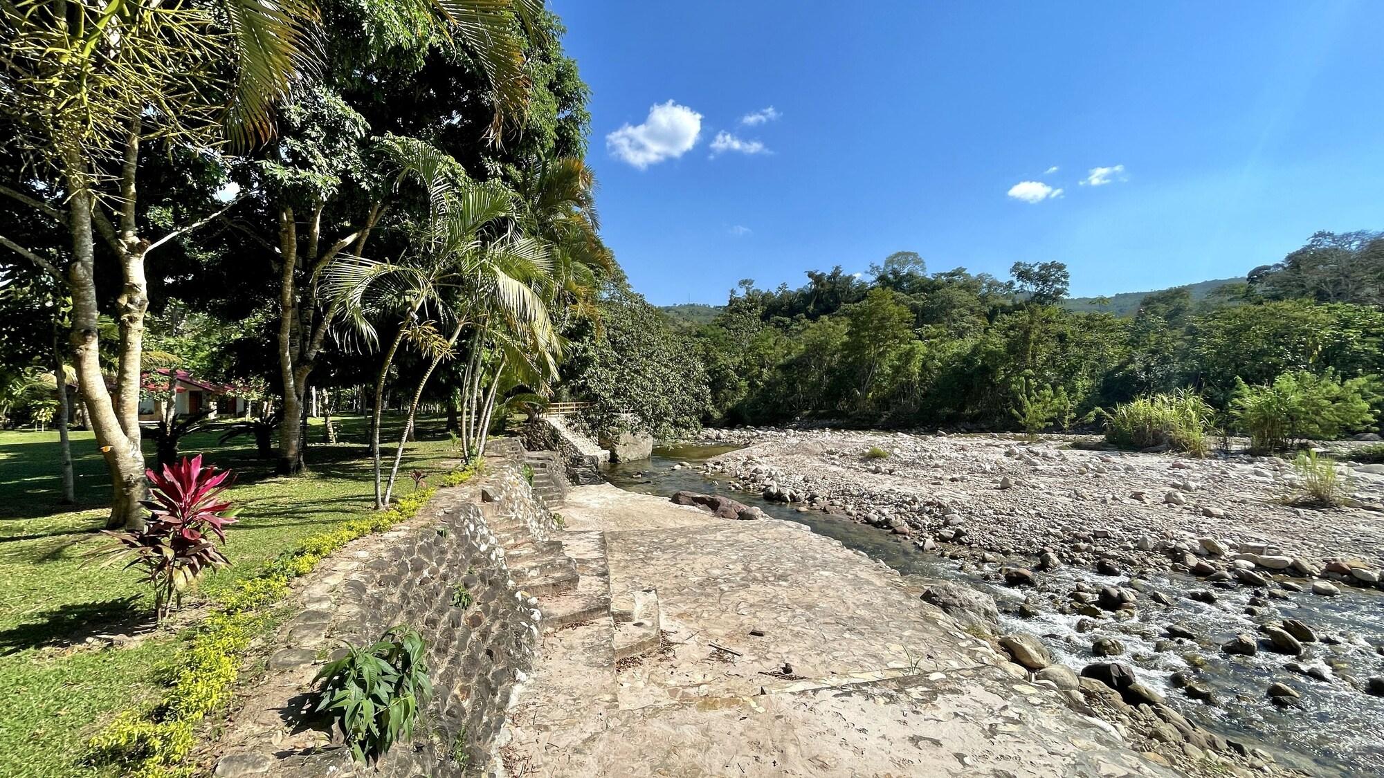Vista Exterior Villa Sebastiana Bungalows