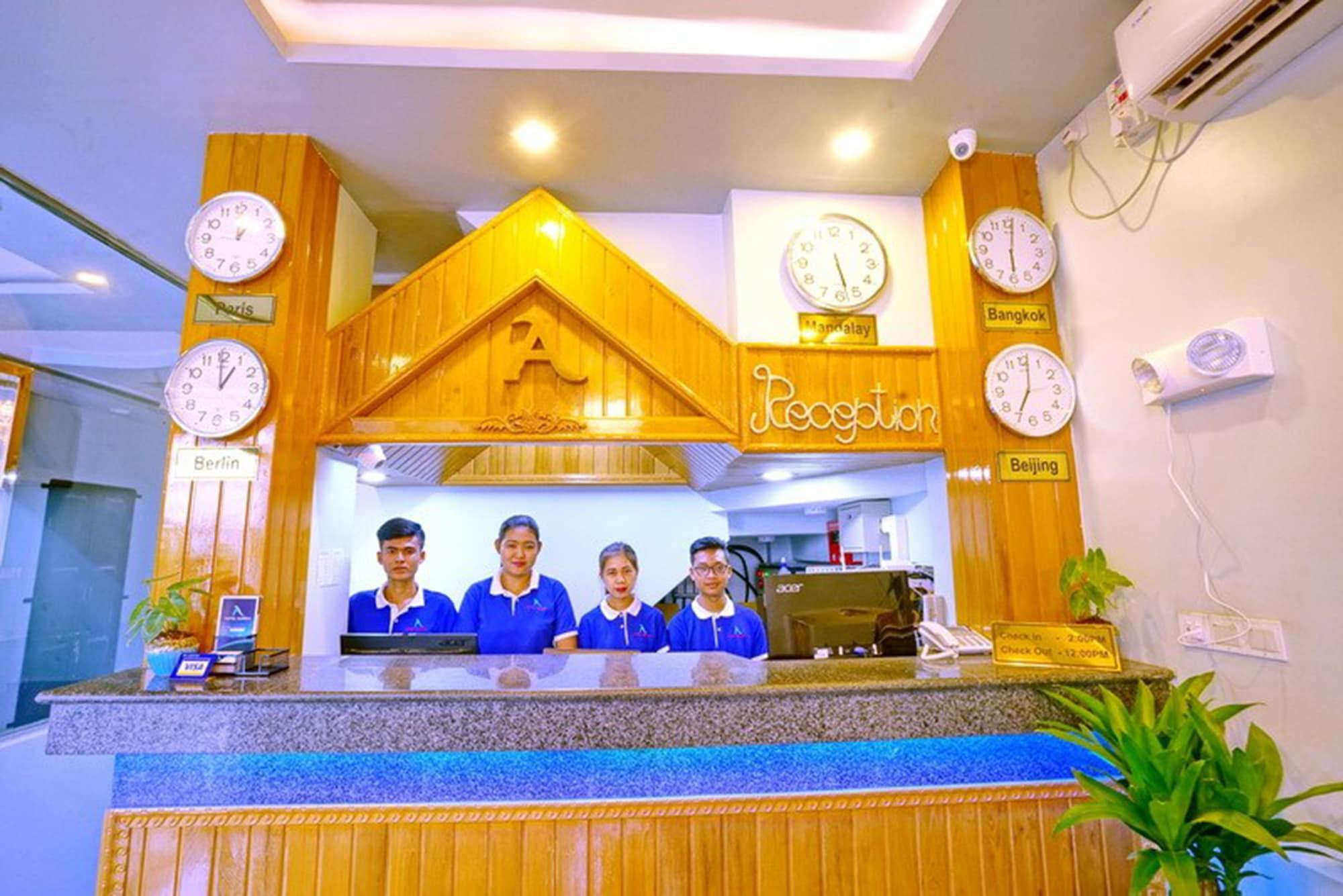 Vista Lobby Hotel Aurora