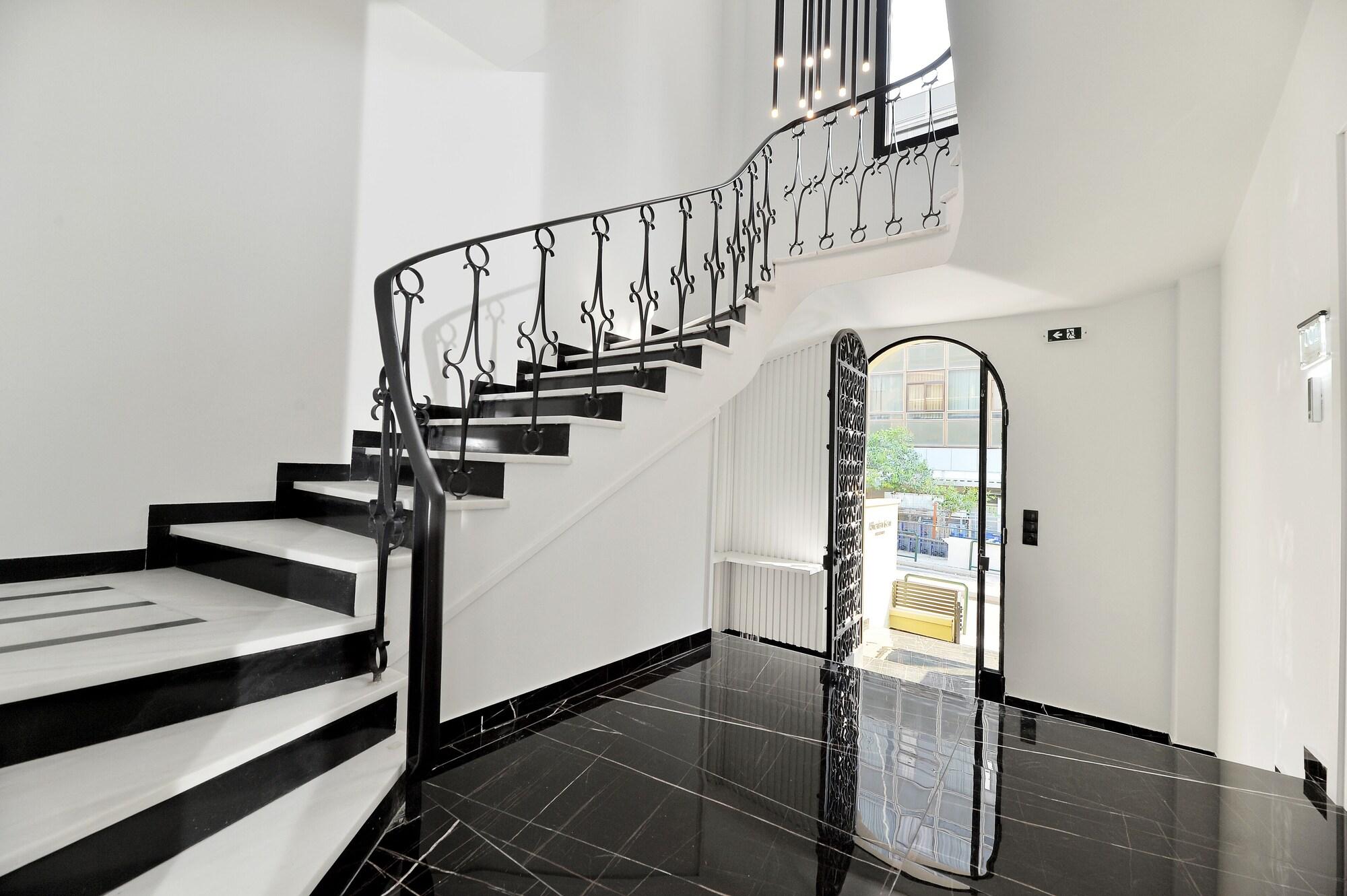 Vista Lobby Athenian Gem