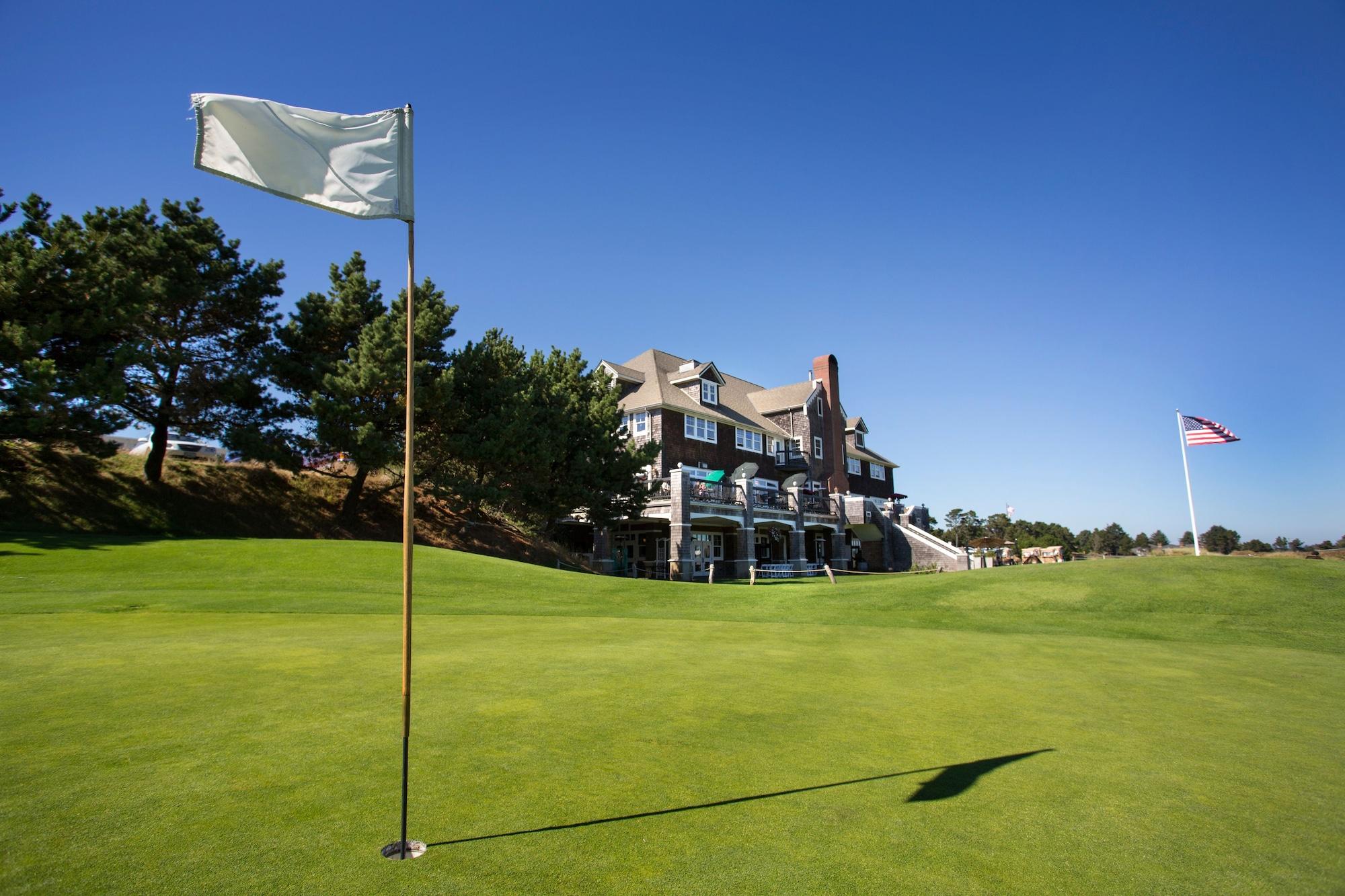 Campo de Golf McMenamins Gearhart Hotel