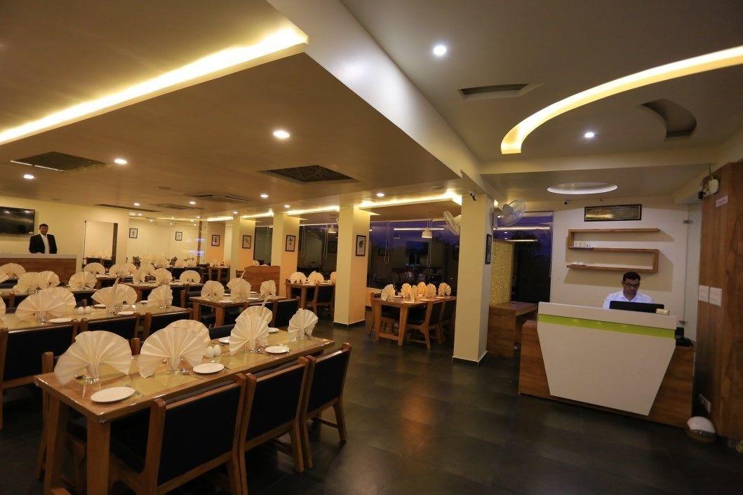 Restaurant The Grand Raveta