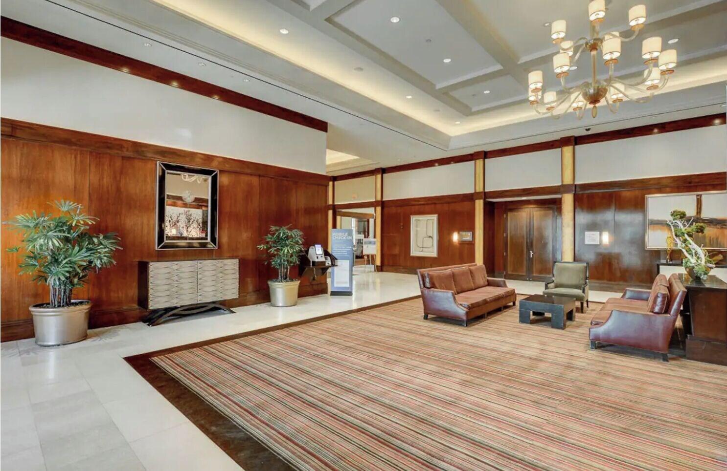 Vista Lobby LUXE 702 MGM Signature 1 BR 2 BTH SUITE