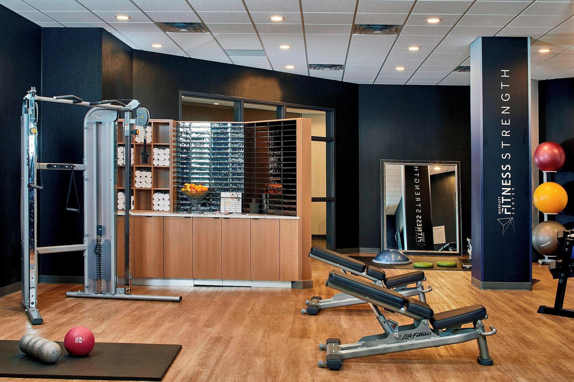 Gimnasio Minneapolis Marriott West