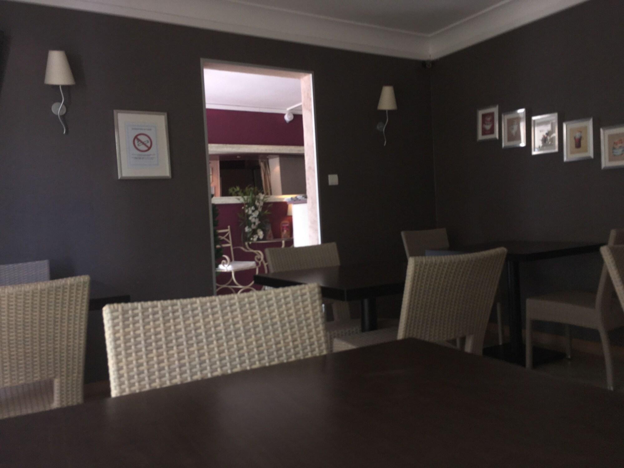 Bar/Salón Hotel Akena Le Prado