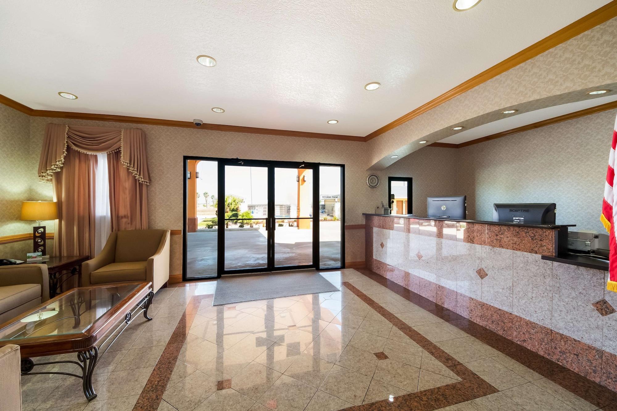 Vista Lobby SureStay Hotel by Best Western Falfurrias