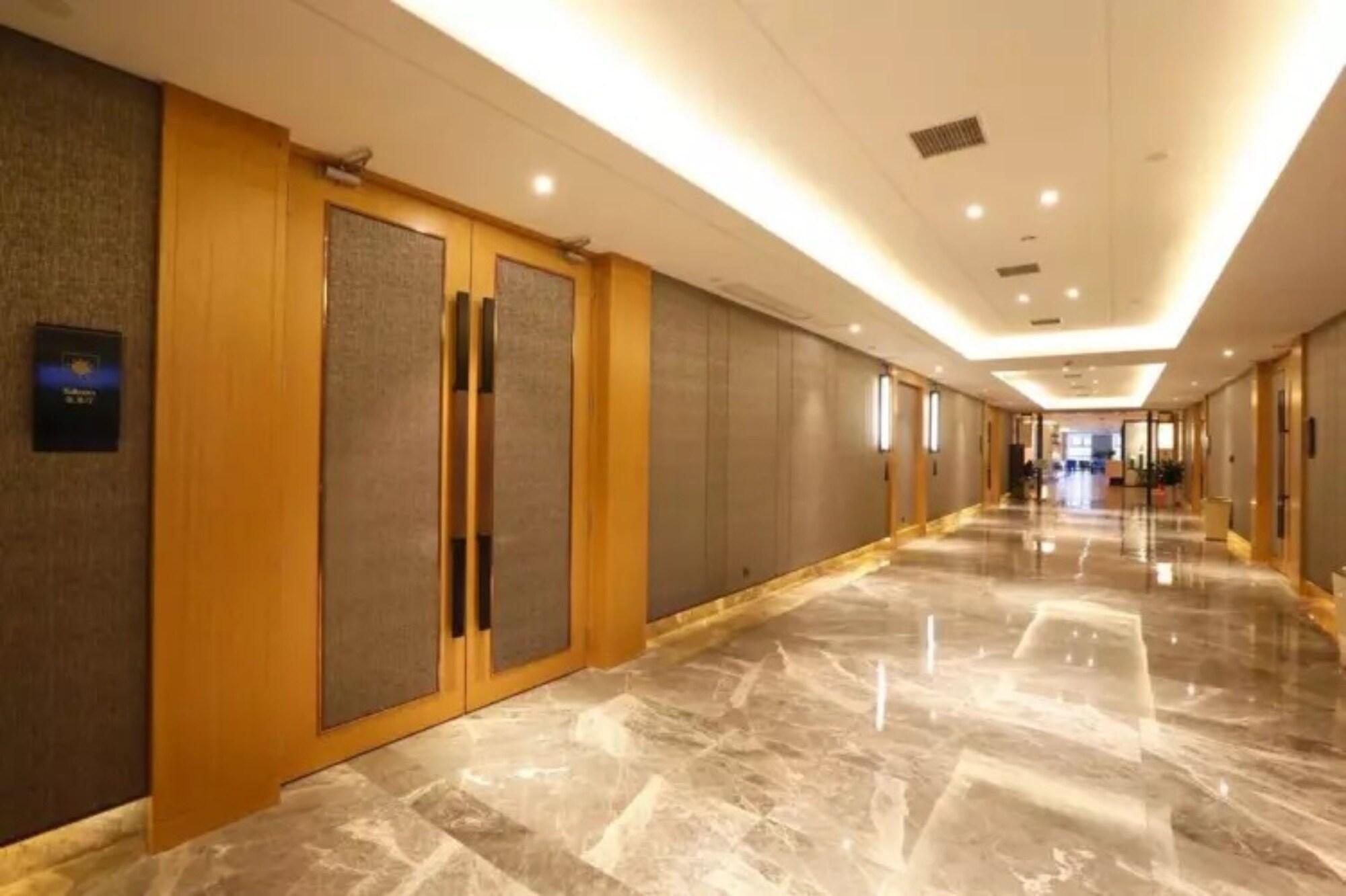 Varios Zijing International Hotel