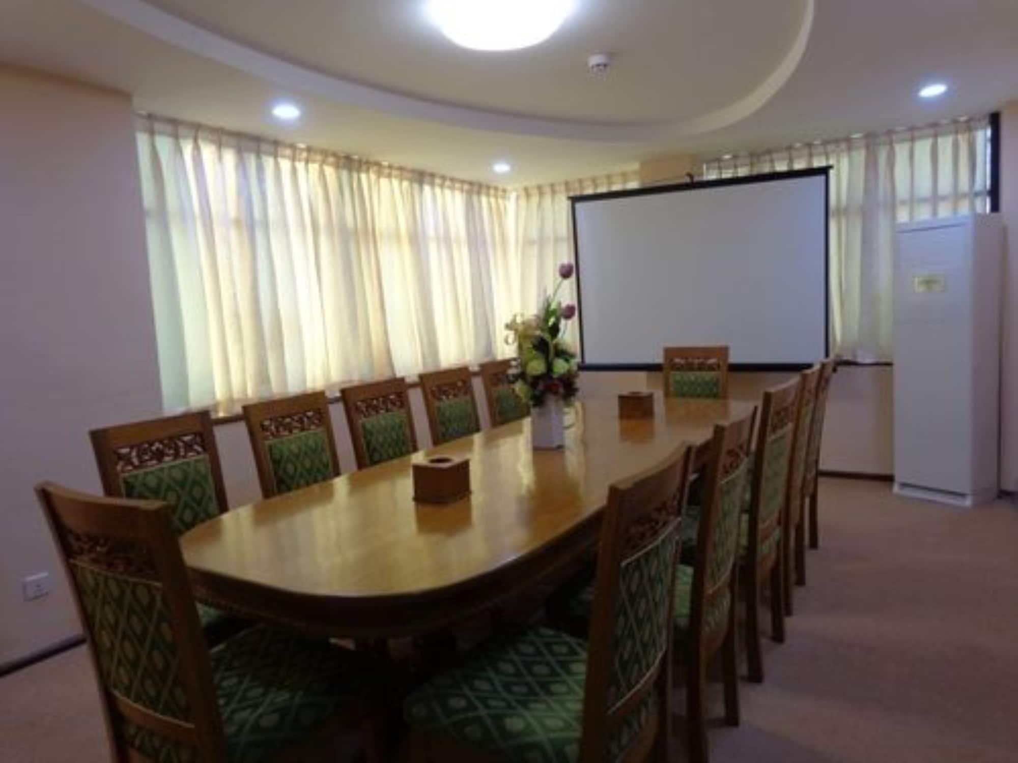 Sala de Reuniones Royal Khattar Hotel