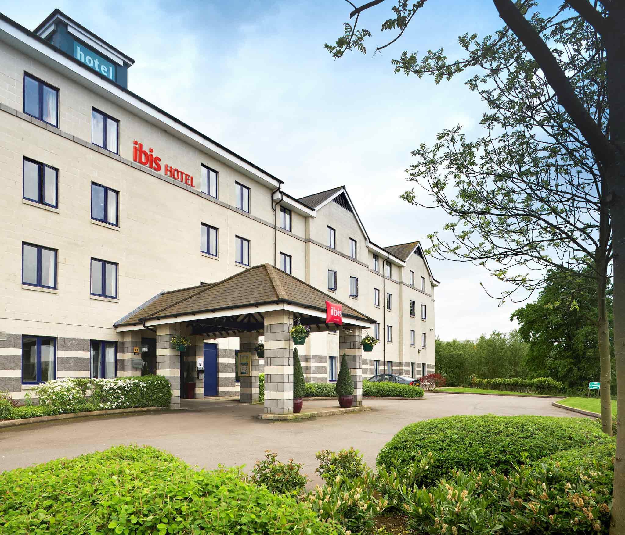 Vista Exterior ibis Rugby East