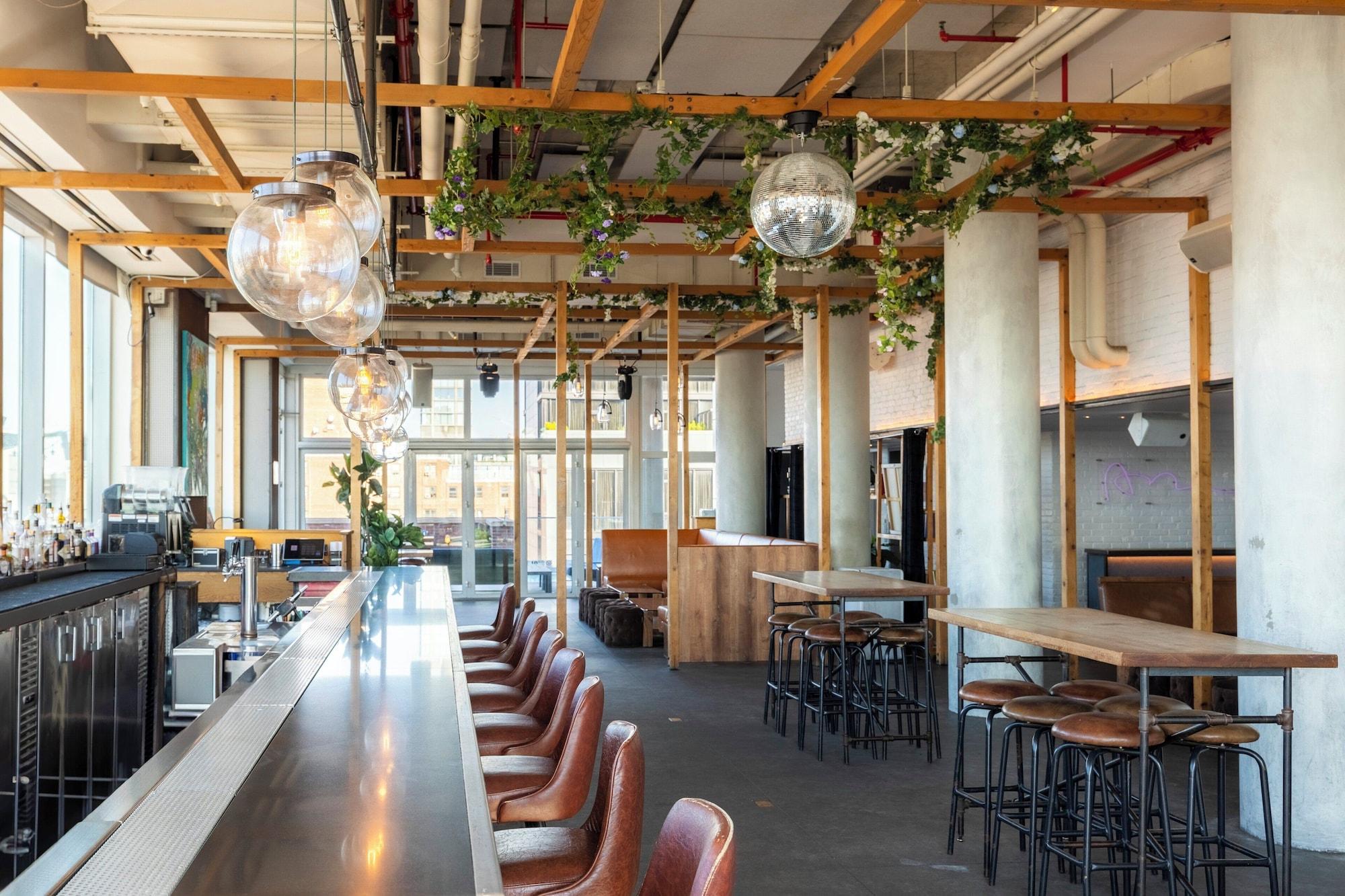 Restaurant Hotel Indigo Lower East Side New York by IHG