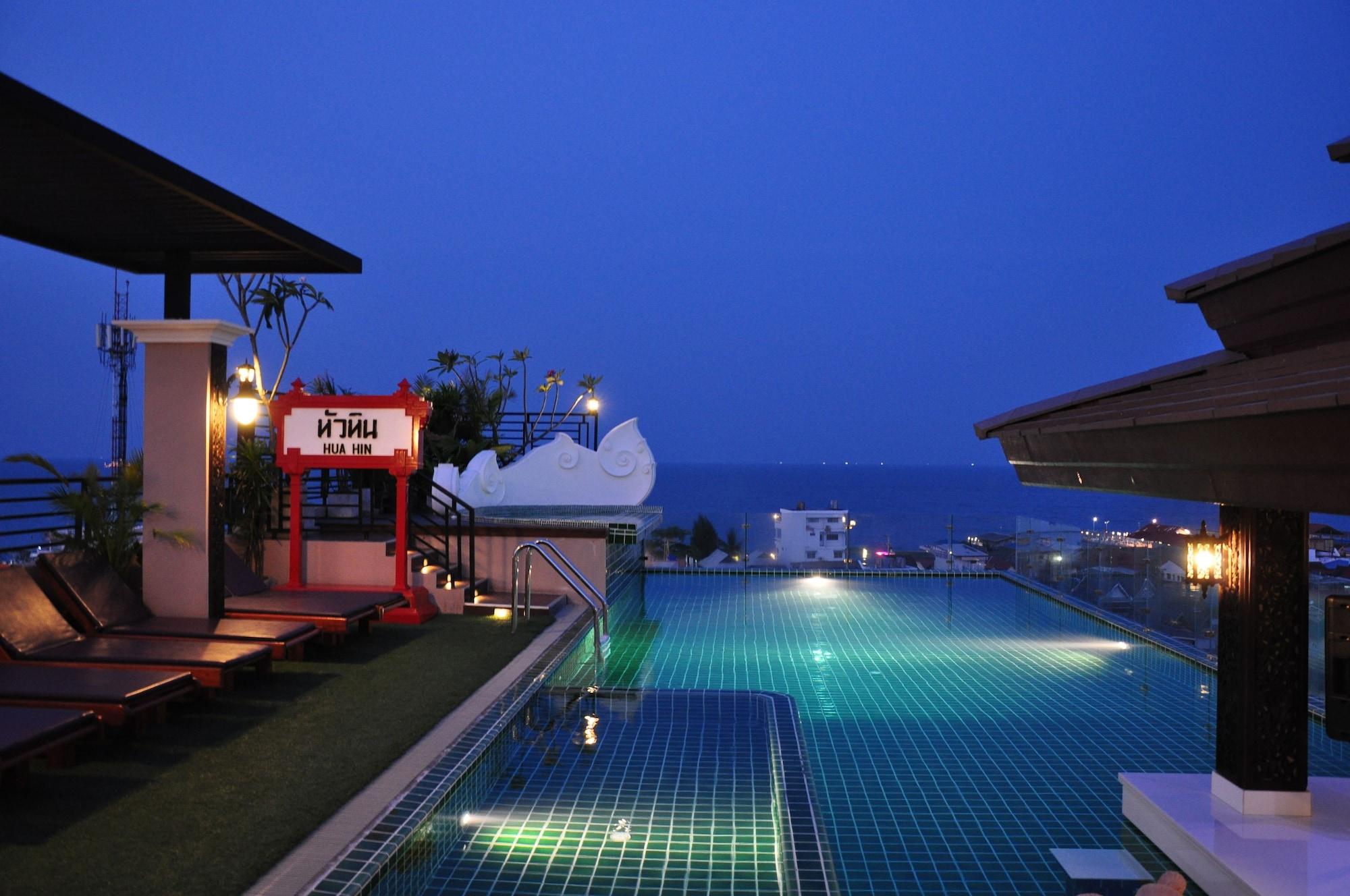 Varios Chalelarn Hotel