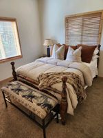 Alquiler Temporario - Tri-level Cabin Retreat-Privacy & Views!