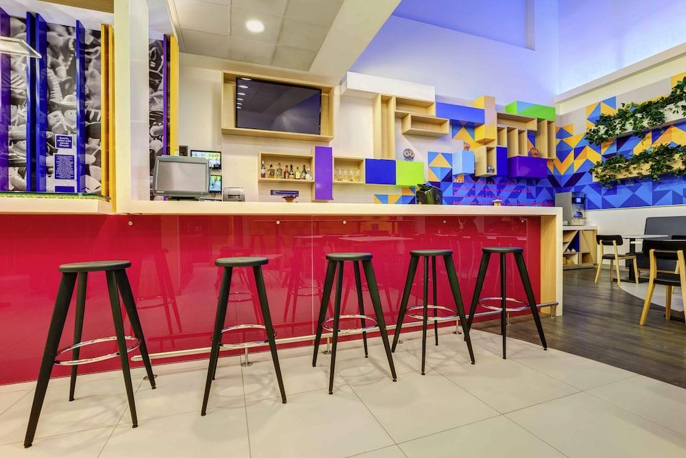 Bar/Salón ibis Styles Mexico Reforma