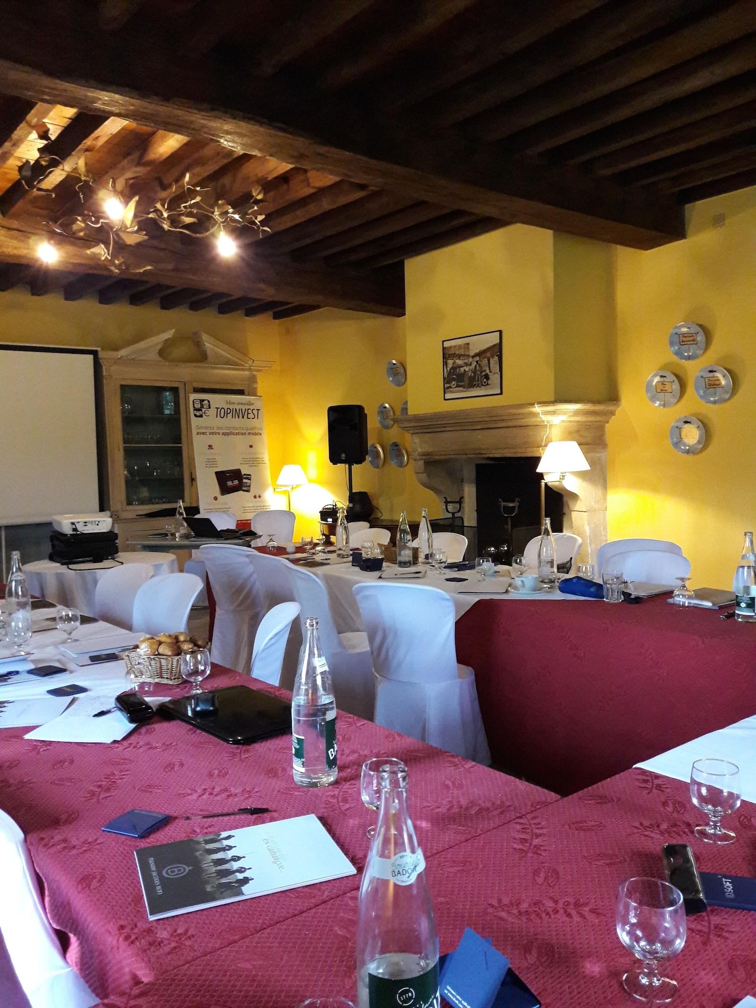 Sala de Reuniones Le Mas De Peint