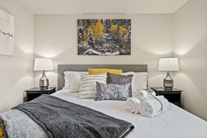 Alquiler Vacacional - Relaxing Hot Tub! Great for Families or Business - Perfect Location!