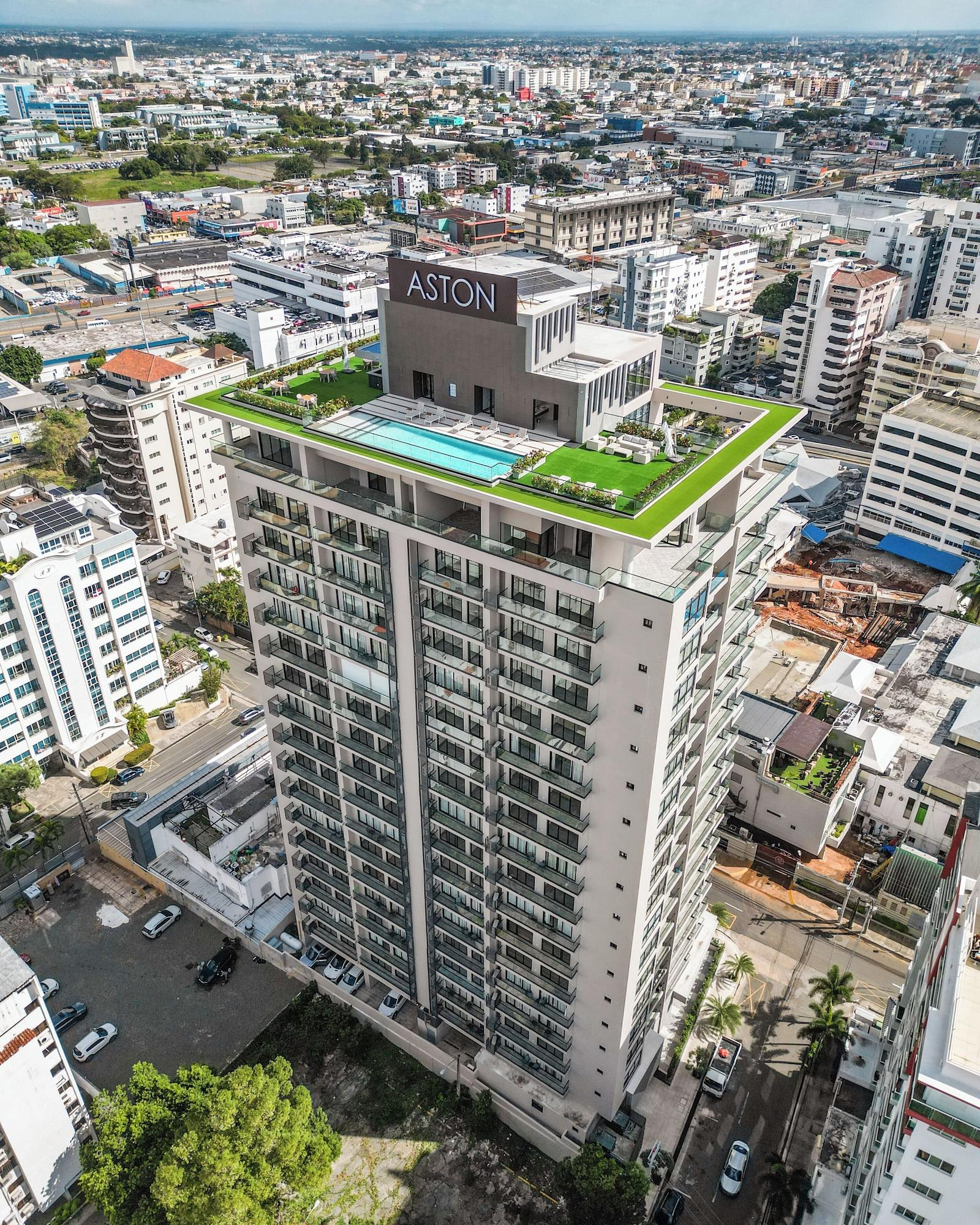 Varios Aston Rubi City Suites