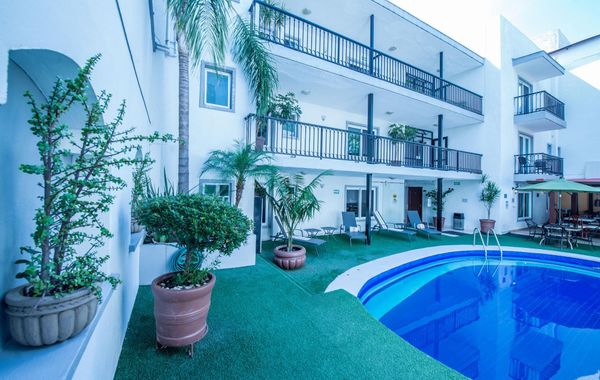 Del Marqués Hotel and Suites - Hoteles cerca de La Minerva en Guadalajara