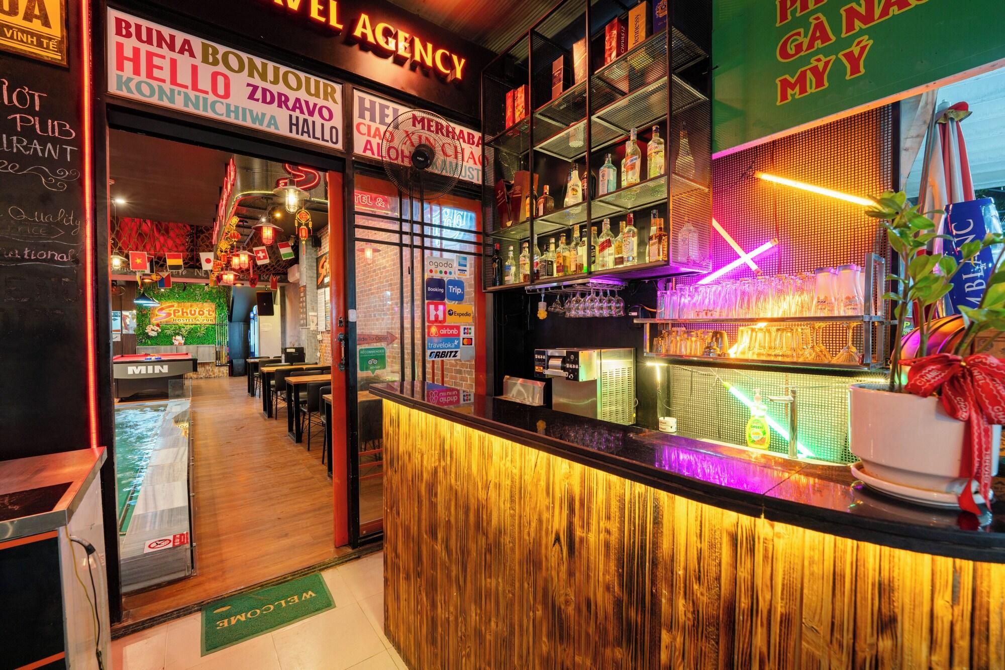 Restaurant S Phuot Da Nang Hostel