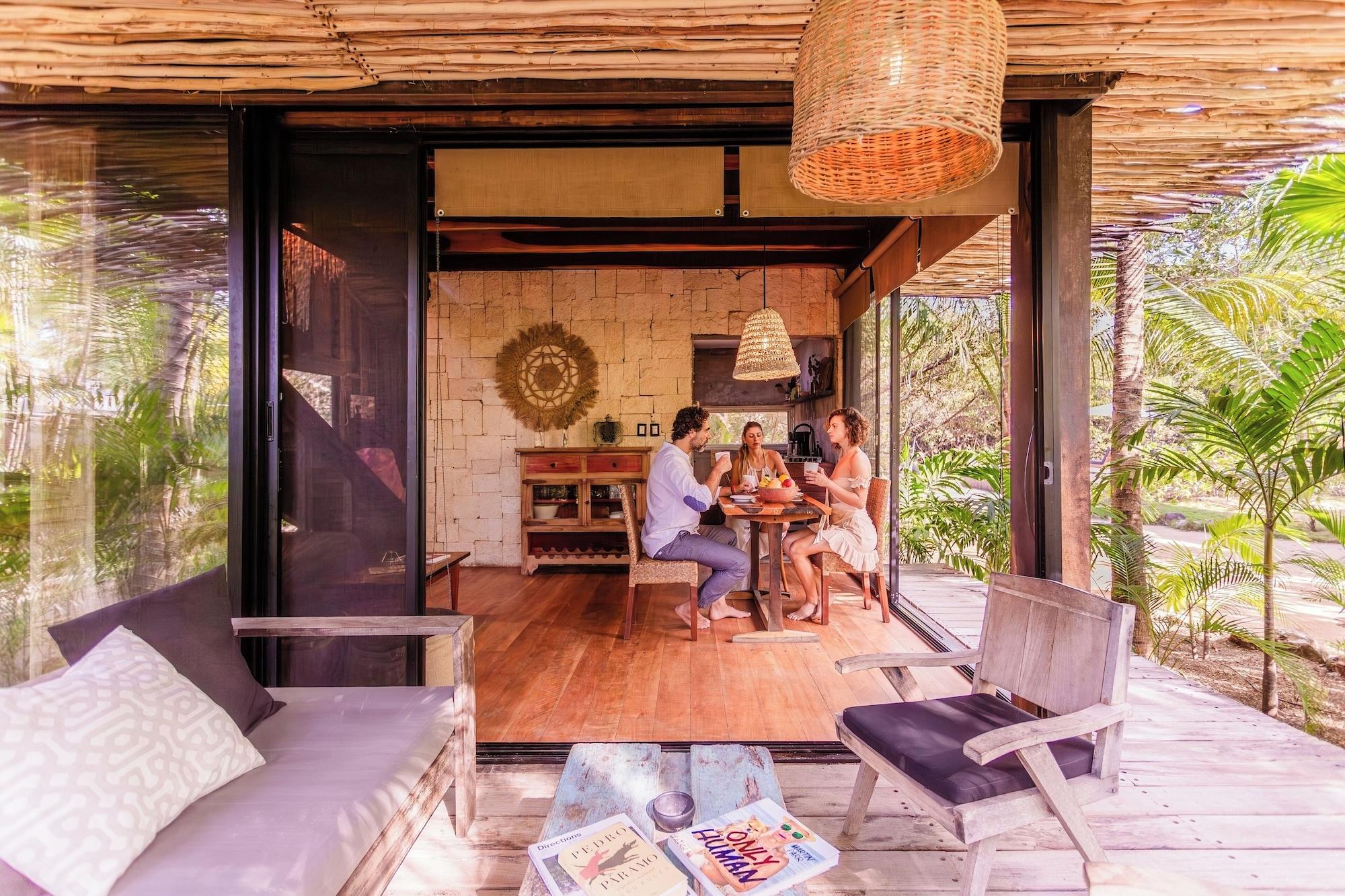 Equipamiento de Habitación Tulum Vida Silvestre Cabañas
