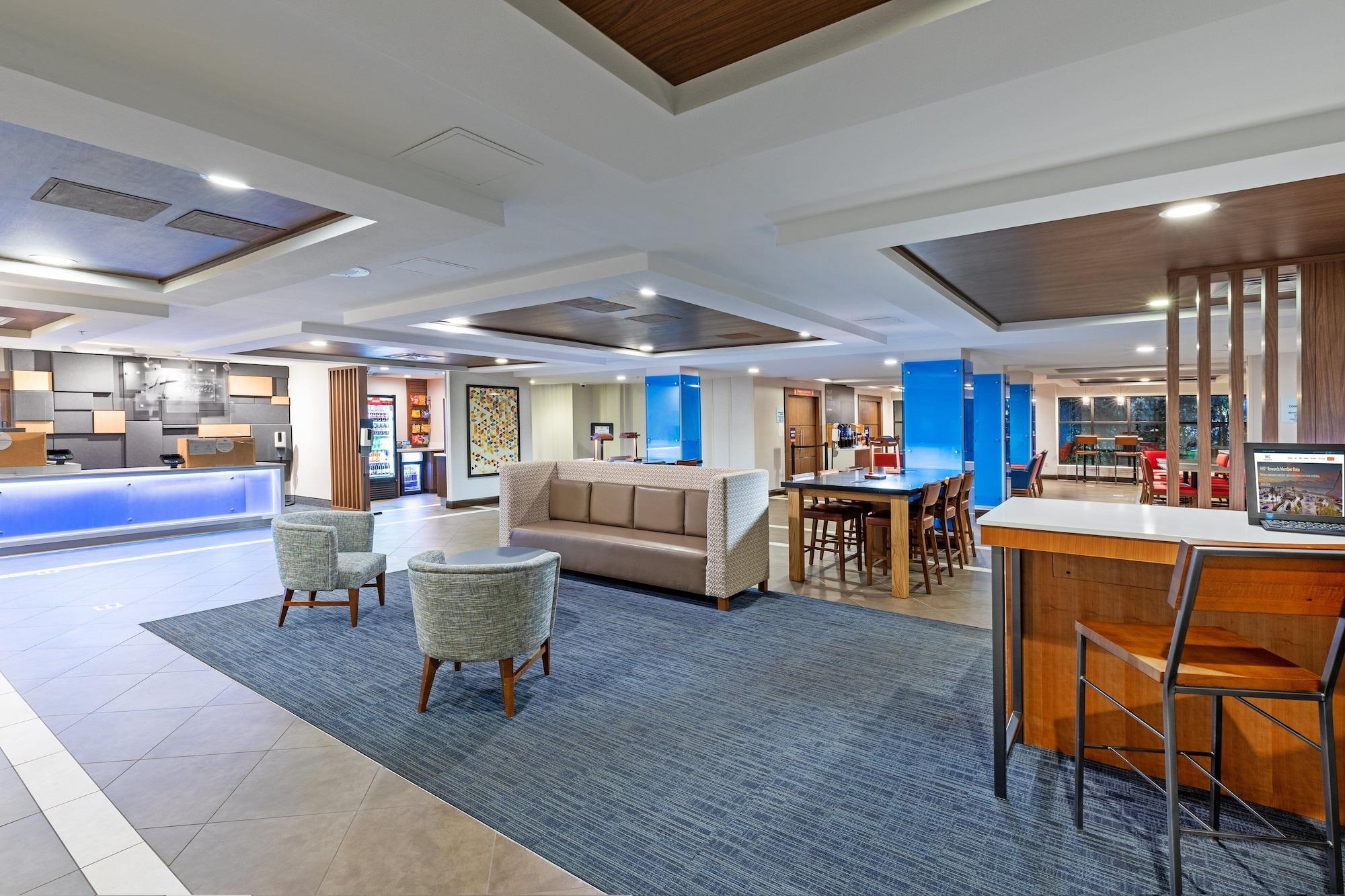 Vista Lobby Holiday Inn Express Picayune-Stennis Space Center by IHG