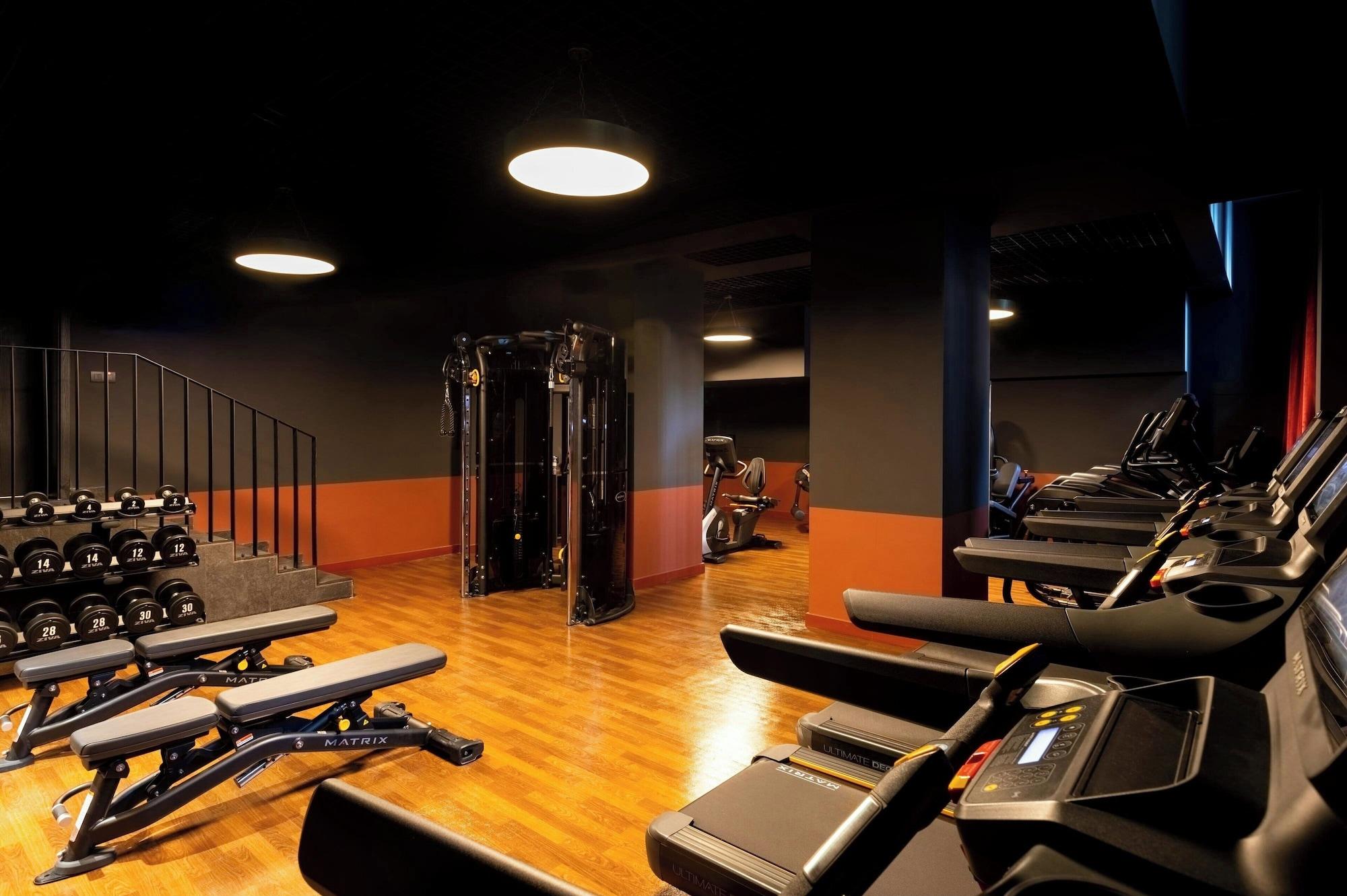 Gimnasio The Marmorosch Bucharest, Autograph Collection