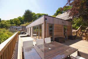 Alquiler Vacacional - Idyllic Setting On Valley Side 500yds To The Beach