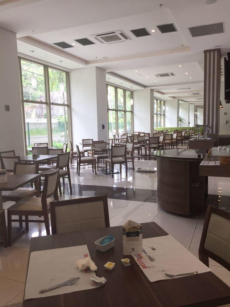 Restaurant Nobile Inn & Suites Via Premiere