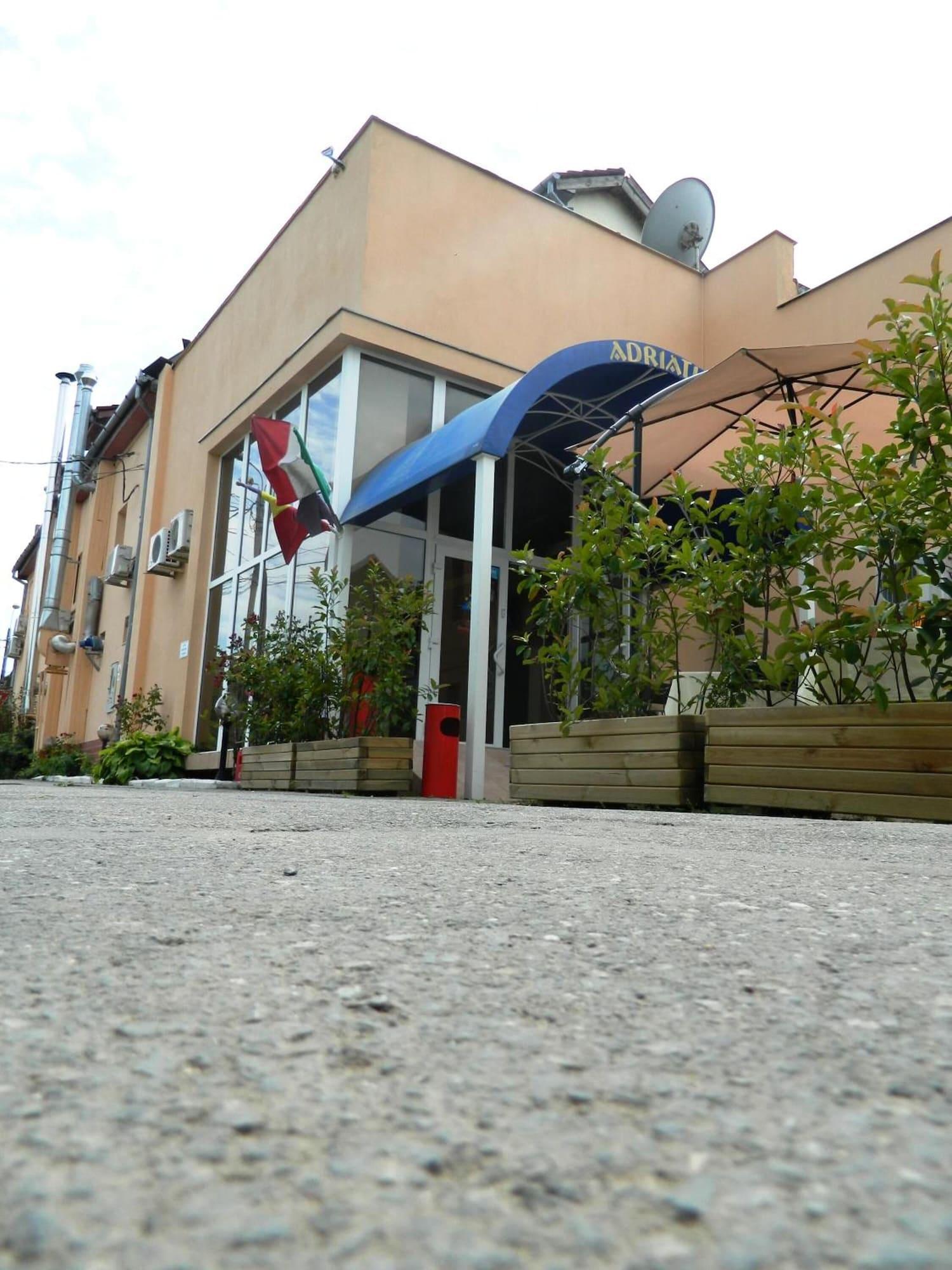 Vista Exterior Hotel Adriatico