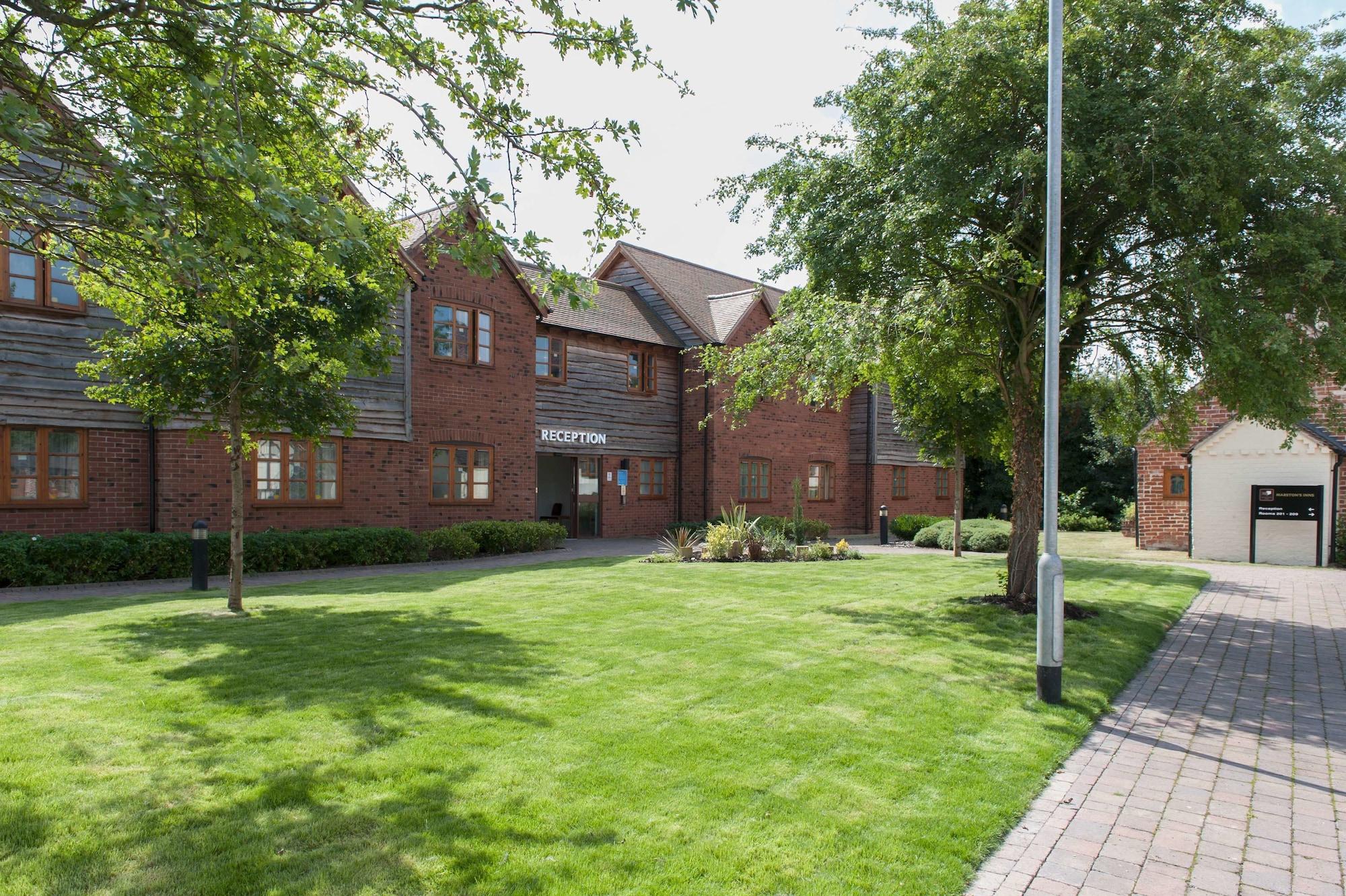 Vista Lobby Meadow Farm, Redditch by Marstons Inns