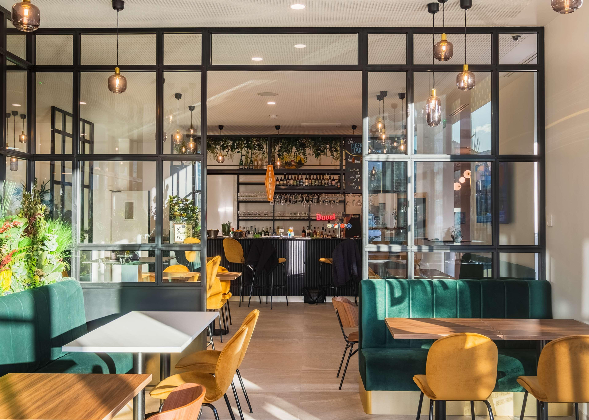 Bar/Salón Kyriad Lyon Ouest - Limonest