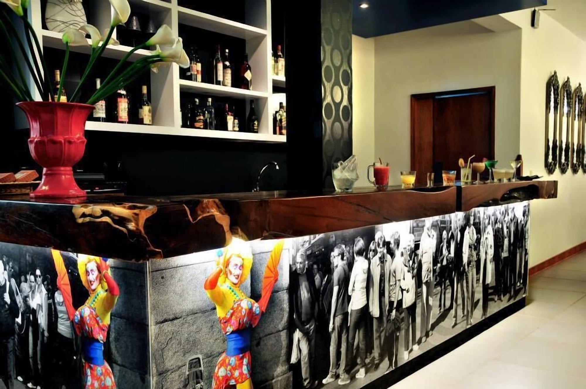 Bar/Salón Casa Sur