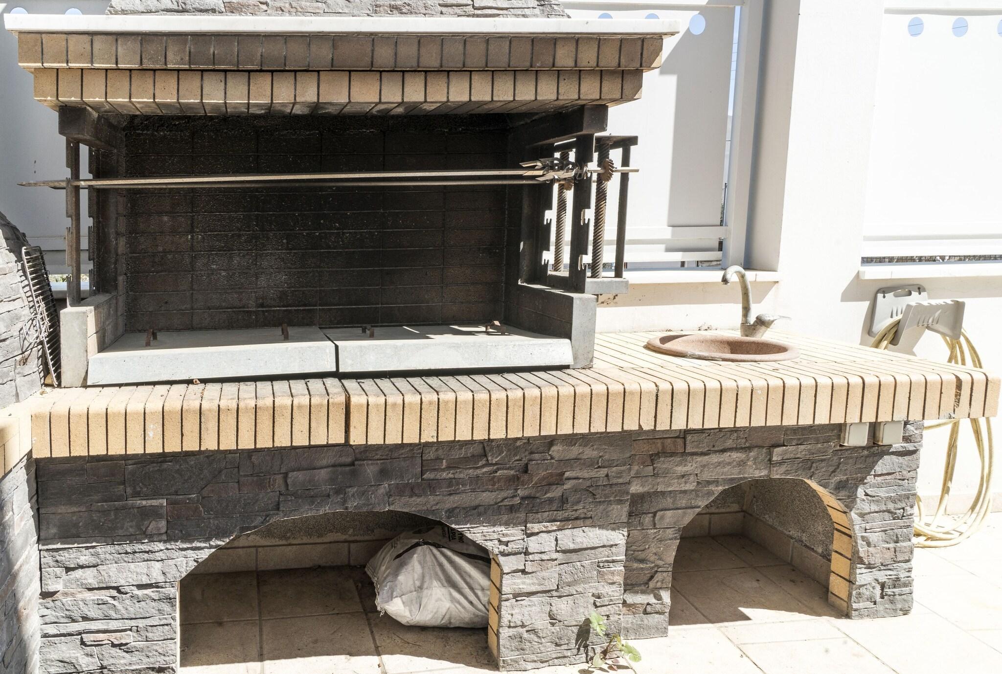 Instalaciones Recreativas Villa d'Irene - near Athens airport, 200 meters fr