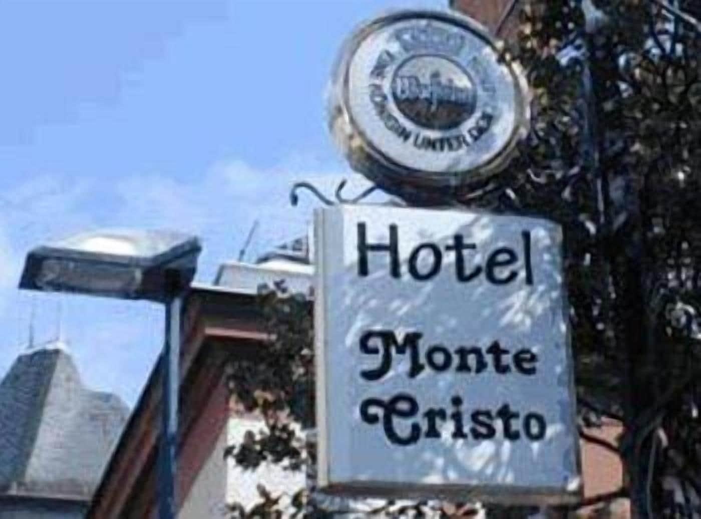 Estacionamiento Hotel Monte Cristo