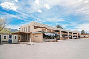 Alojamiento - Salida Inn & Monarch Suites